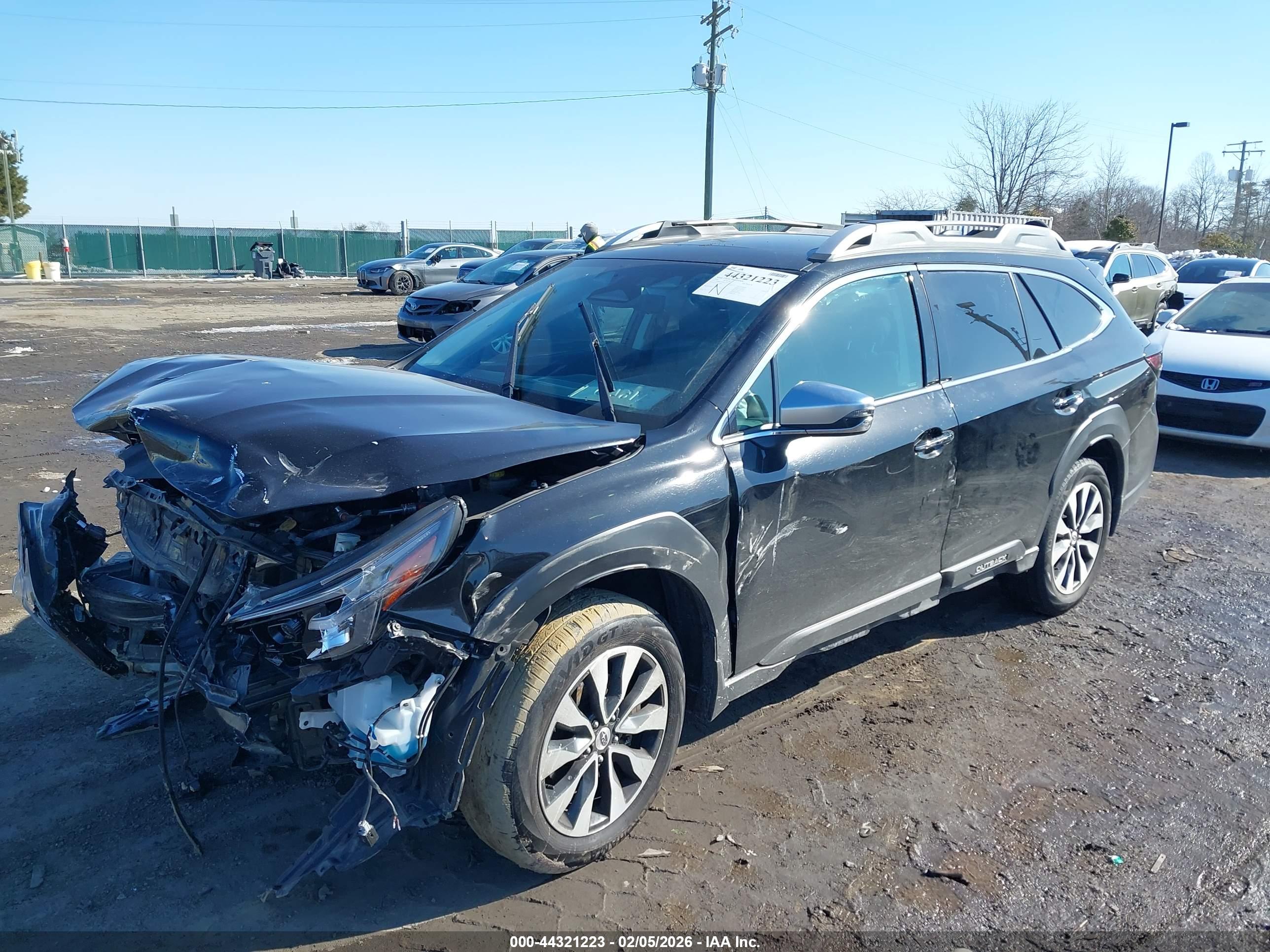 SUBARU OUTBACK image 2