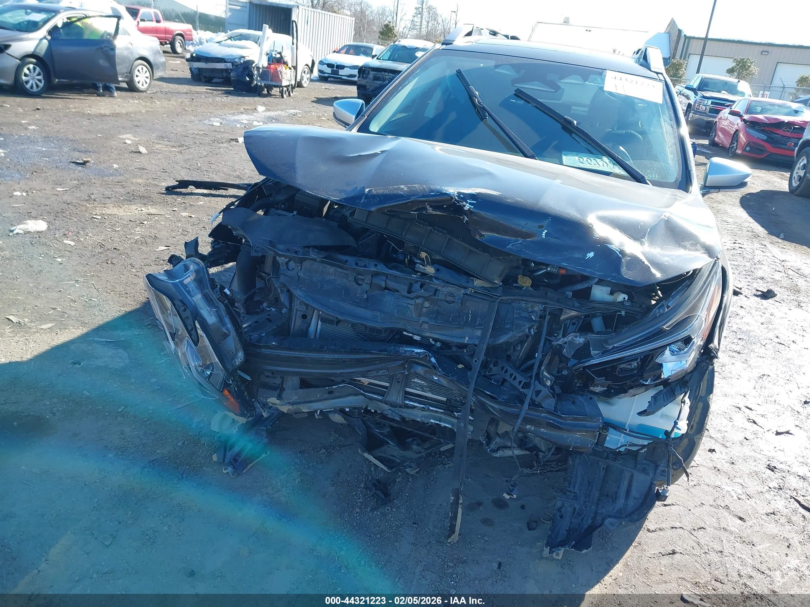 SUBARU OUTBACK image 6