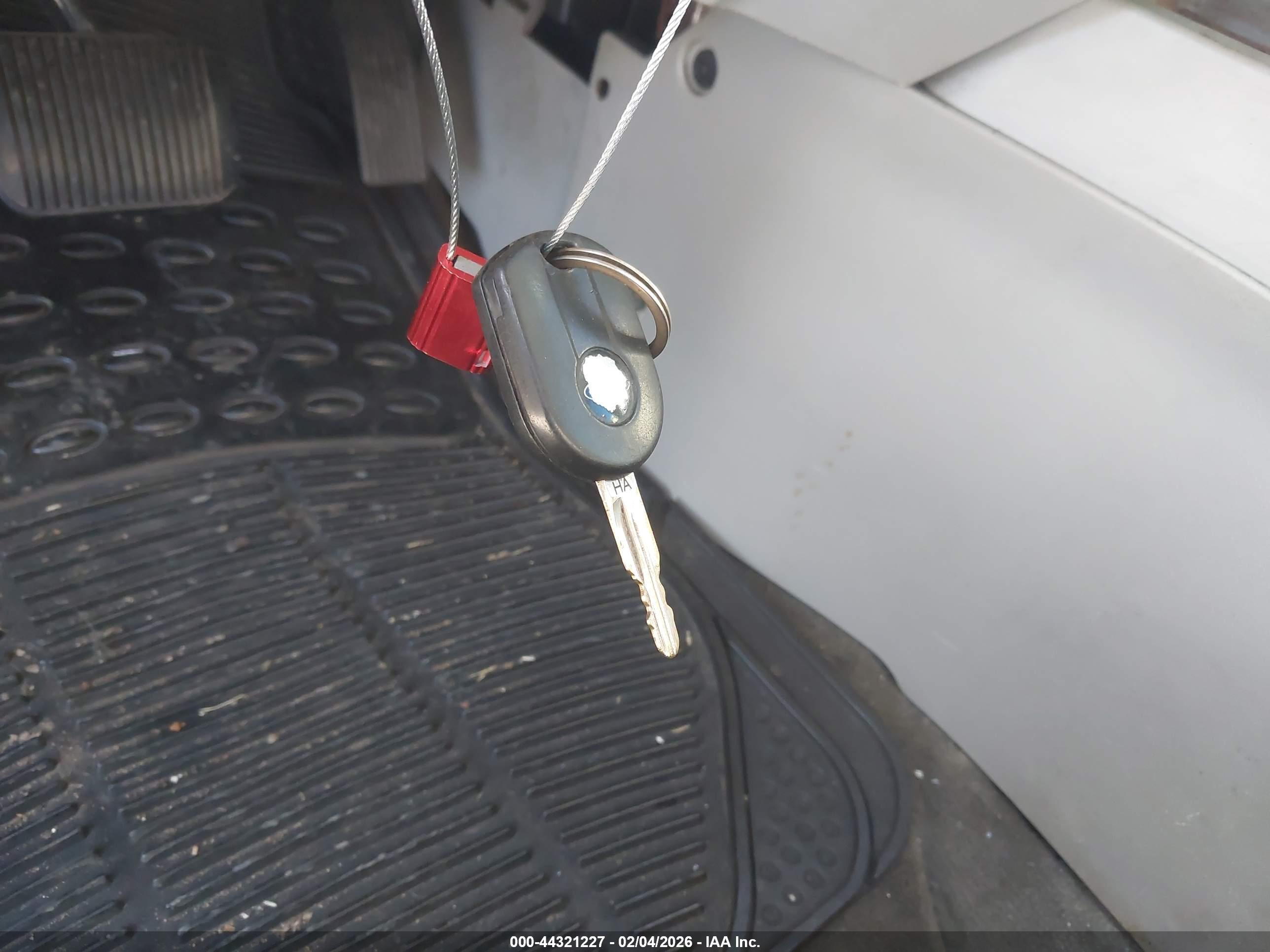FORD ESCAPE image 11