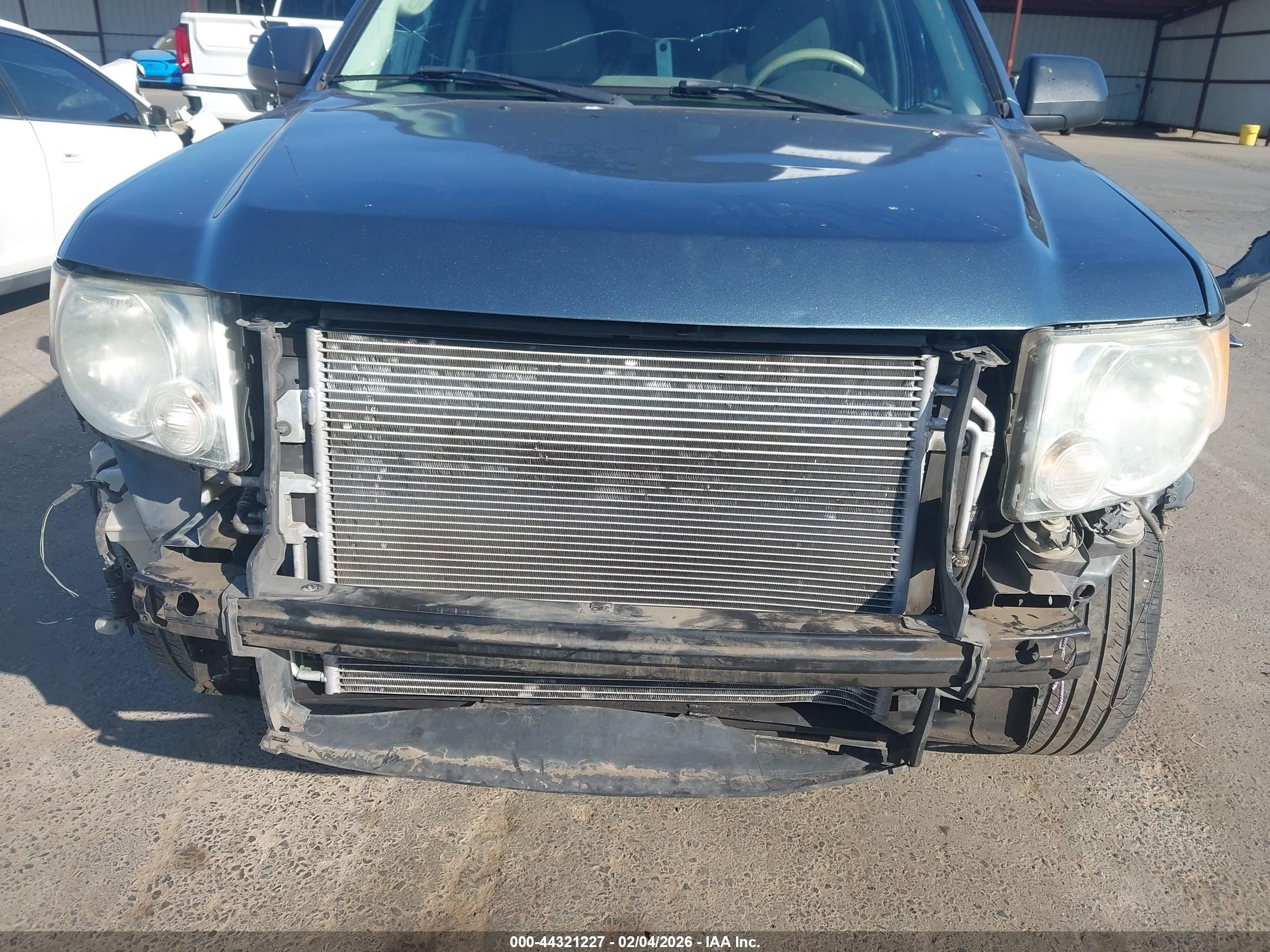 FORD ESCAPE image 6