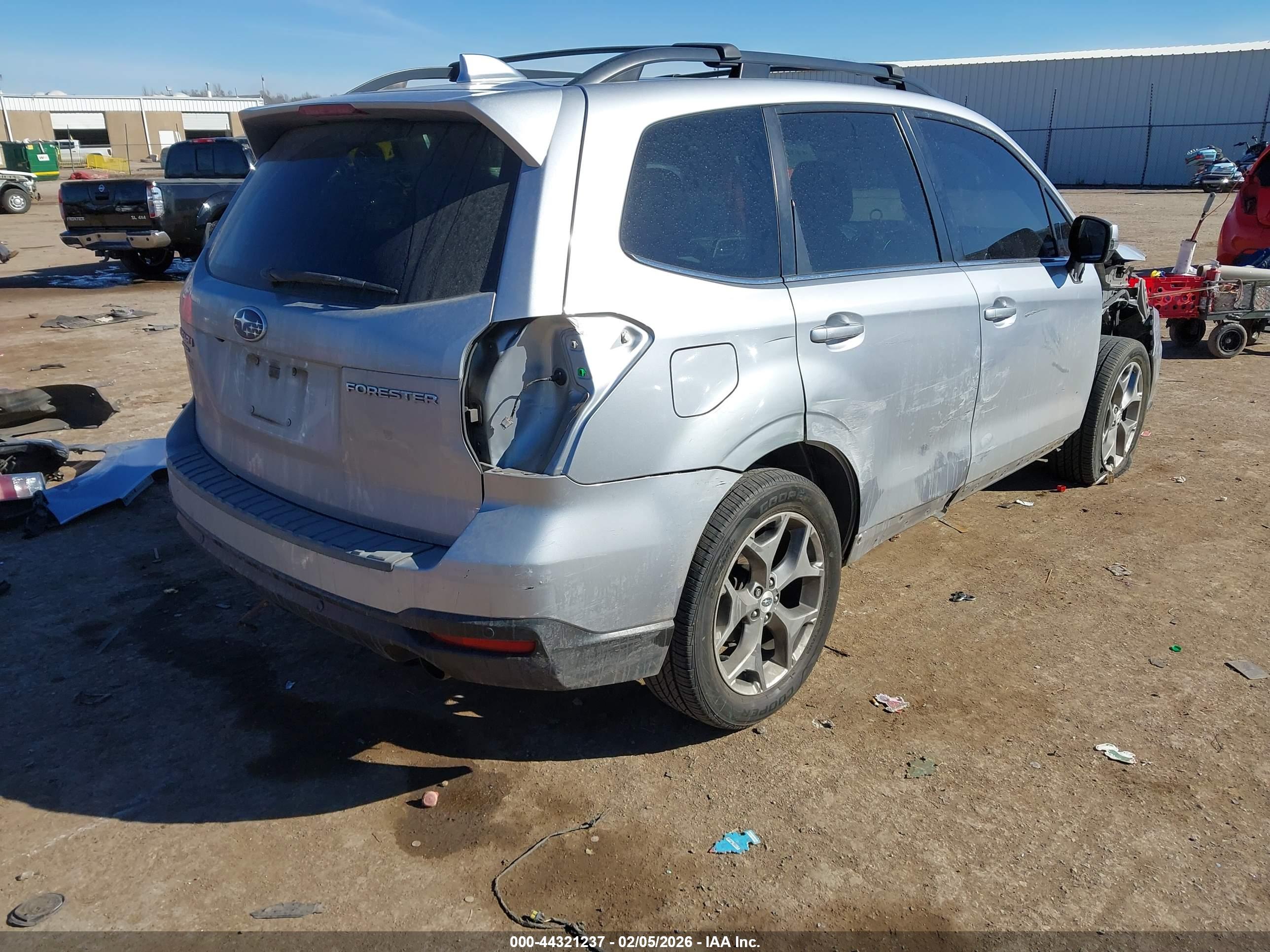 SUBARU FORESTER image 4