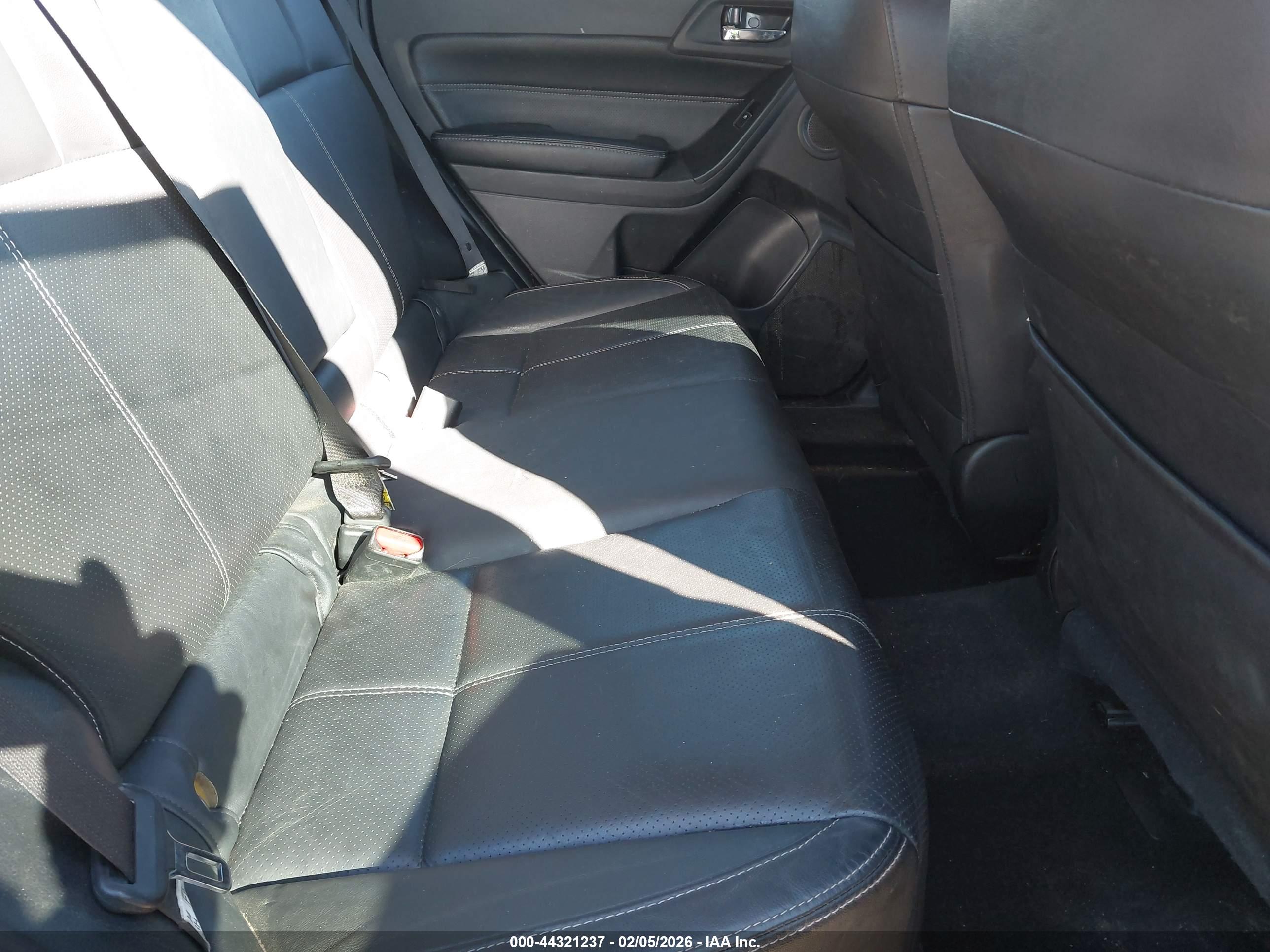 SUBARU FORESTER image 8