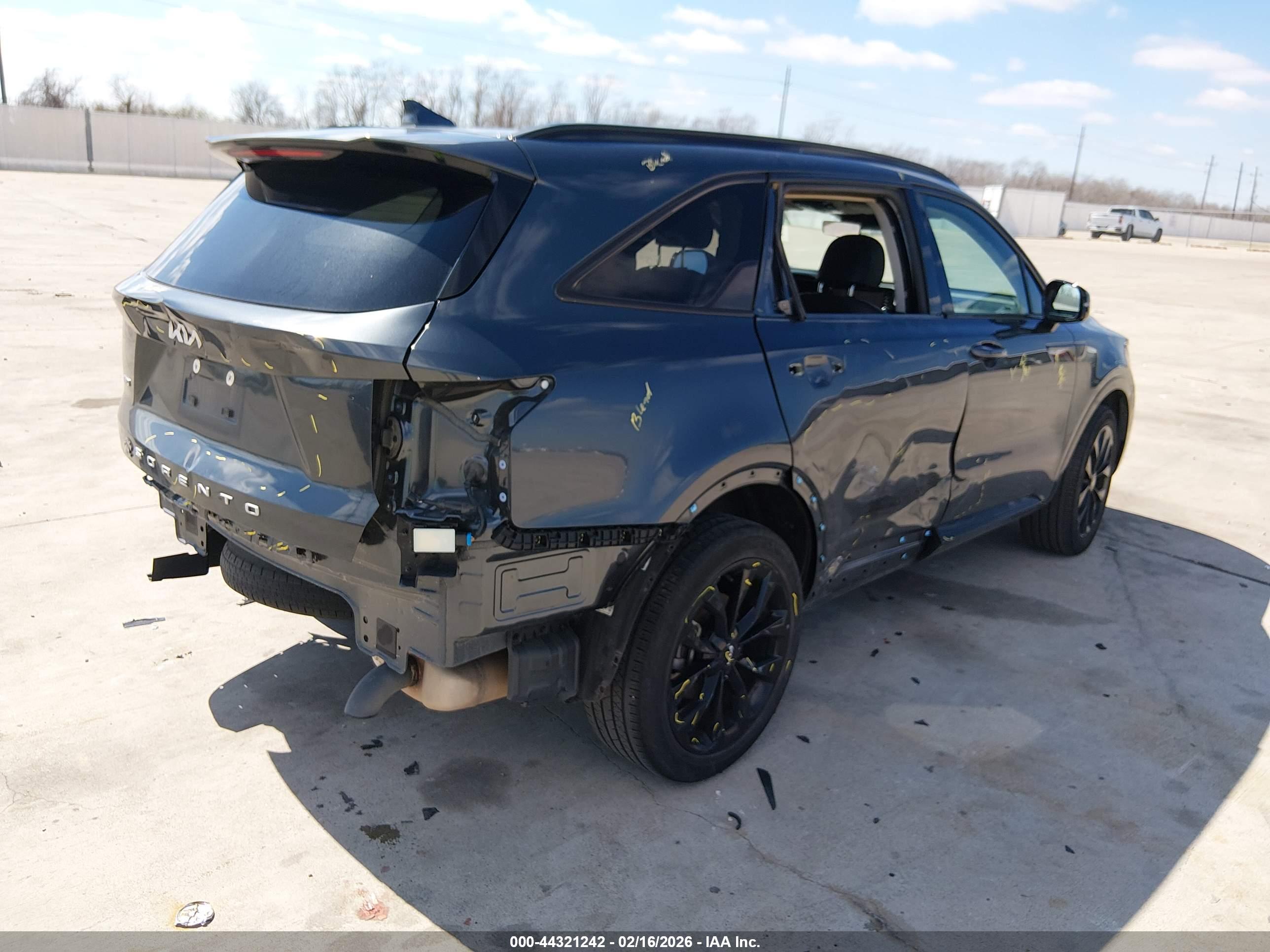 KIA SORENTO image 4
