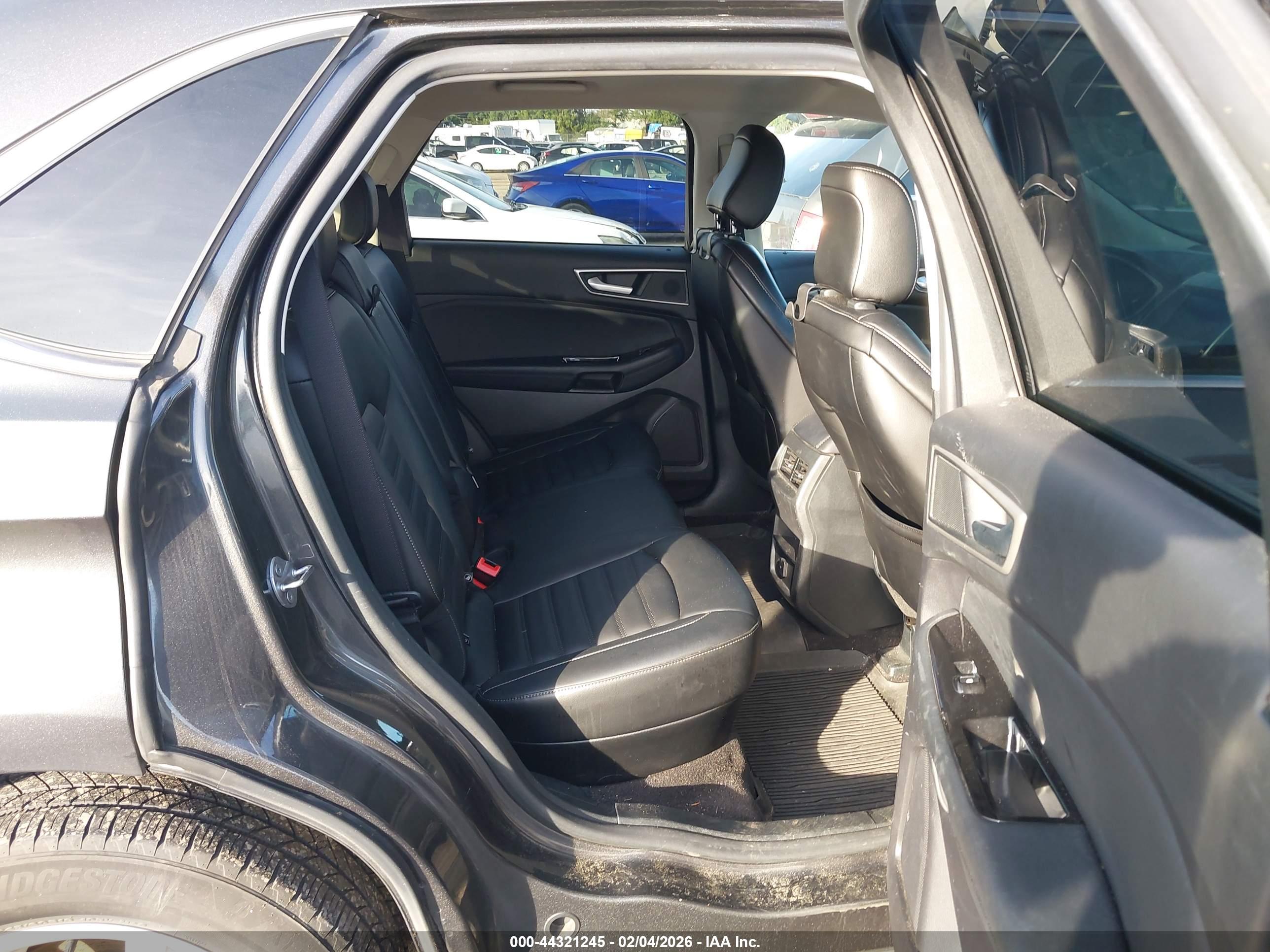 FORD EDGE image 8