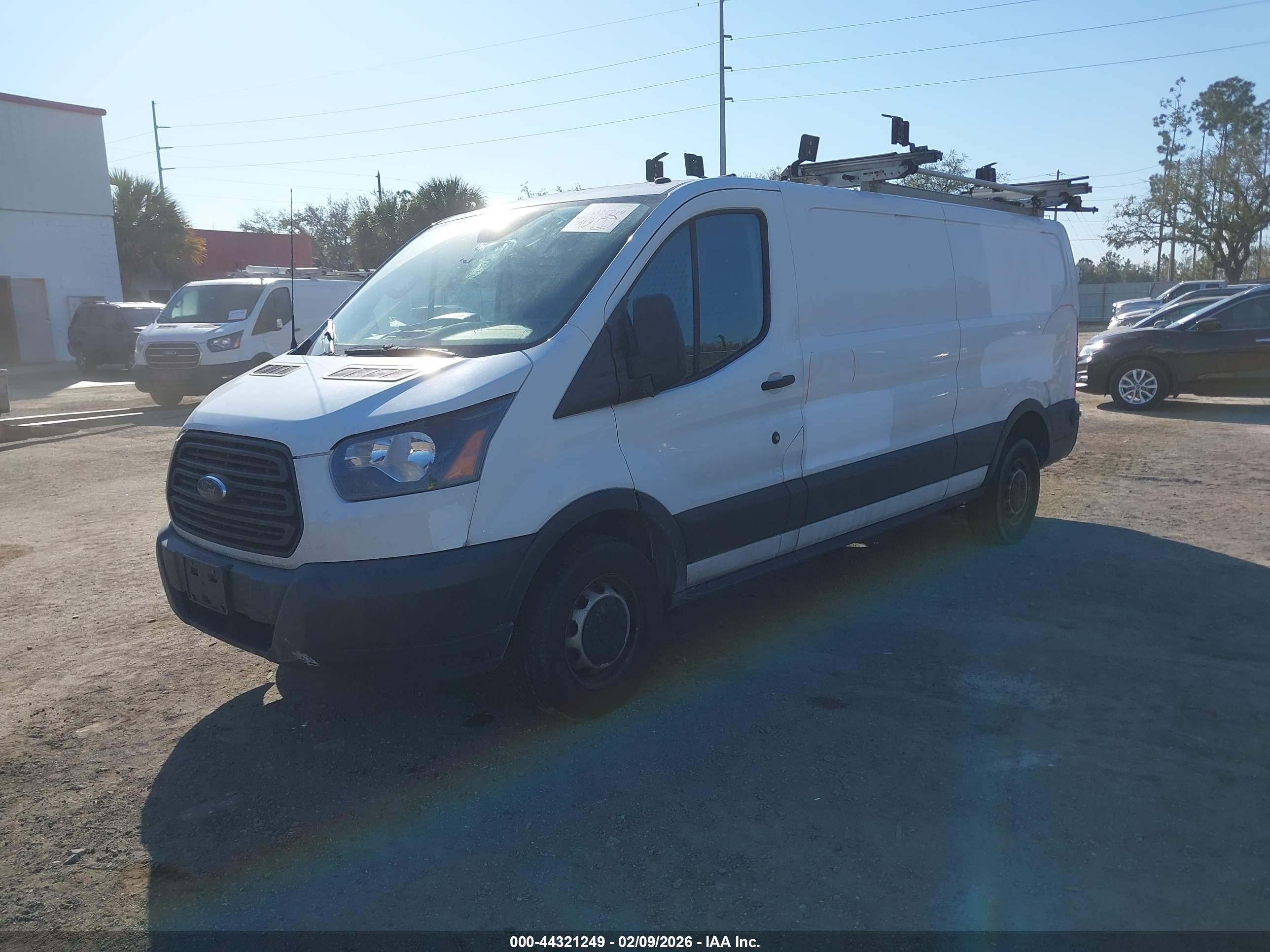 FORD TRANSIT-250 image 2