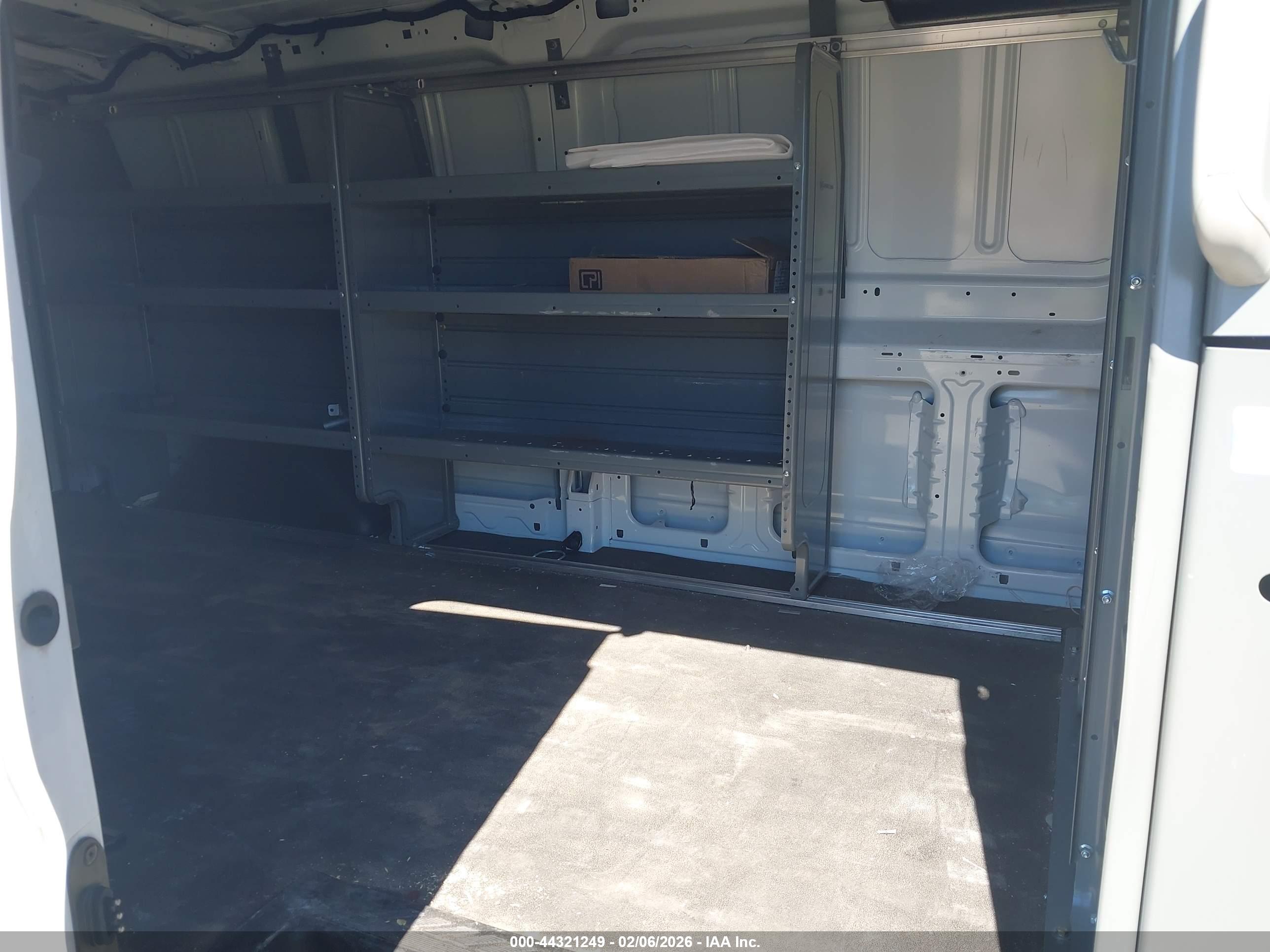 FORD TRANSIT-250 image 8