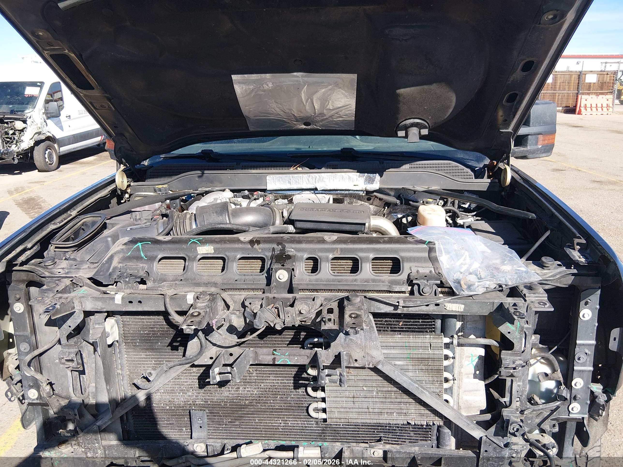 CHEVROLET SILVERADO image 10