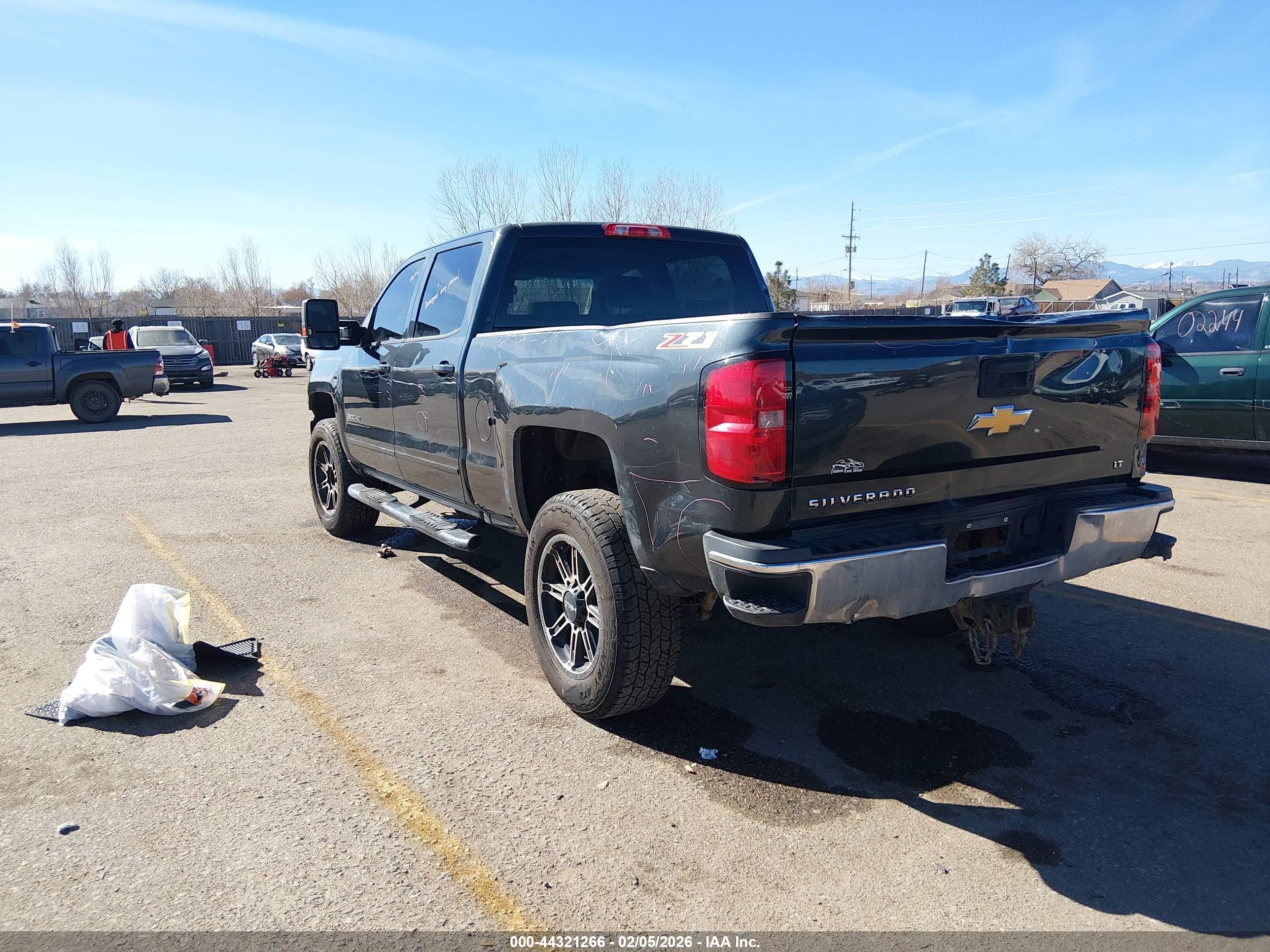 CHEVROLET SILVERADO image 3