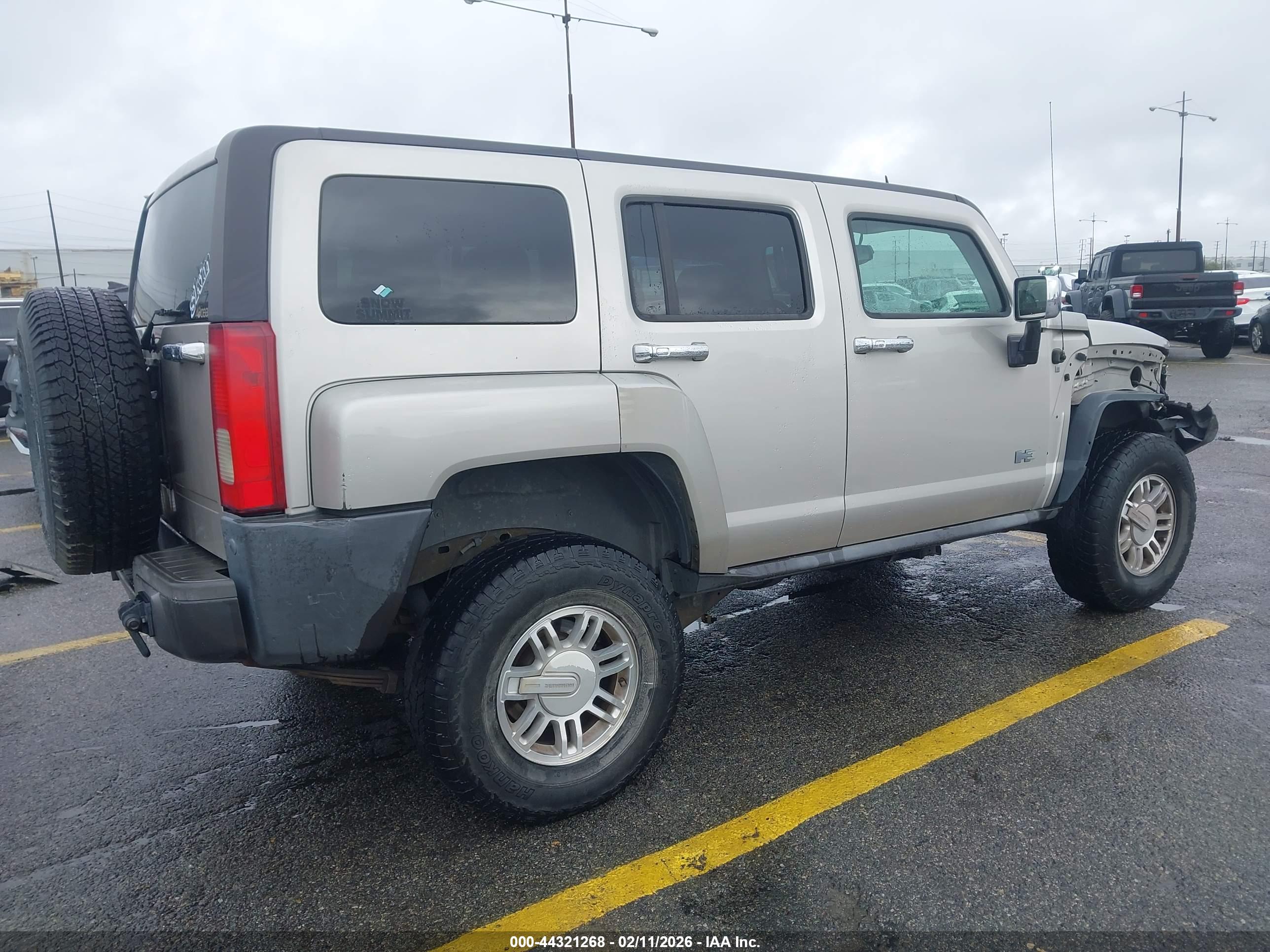 HUMMER H3 image 4