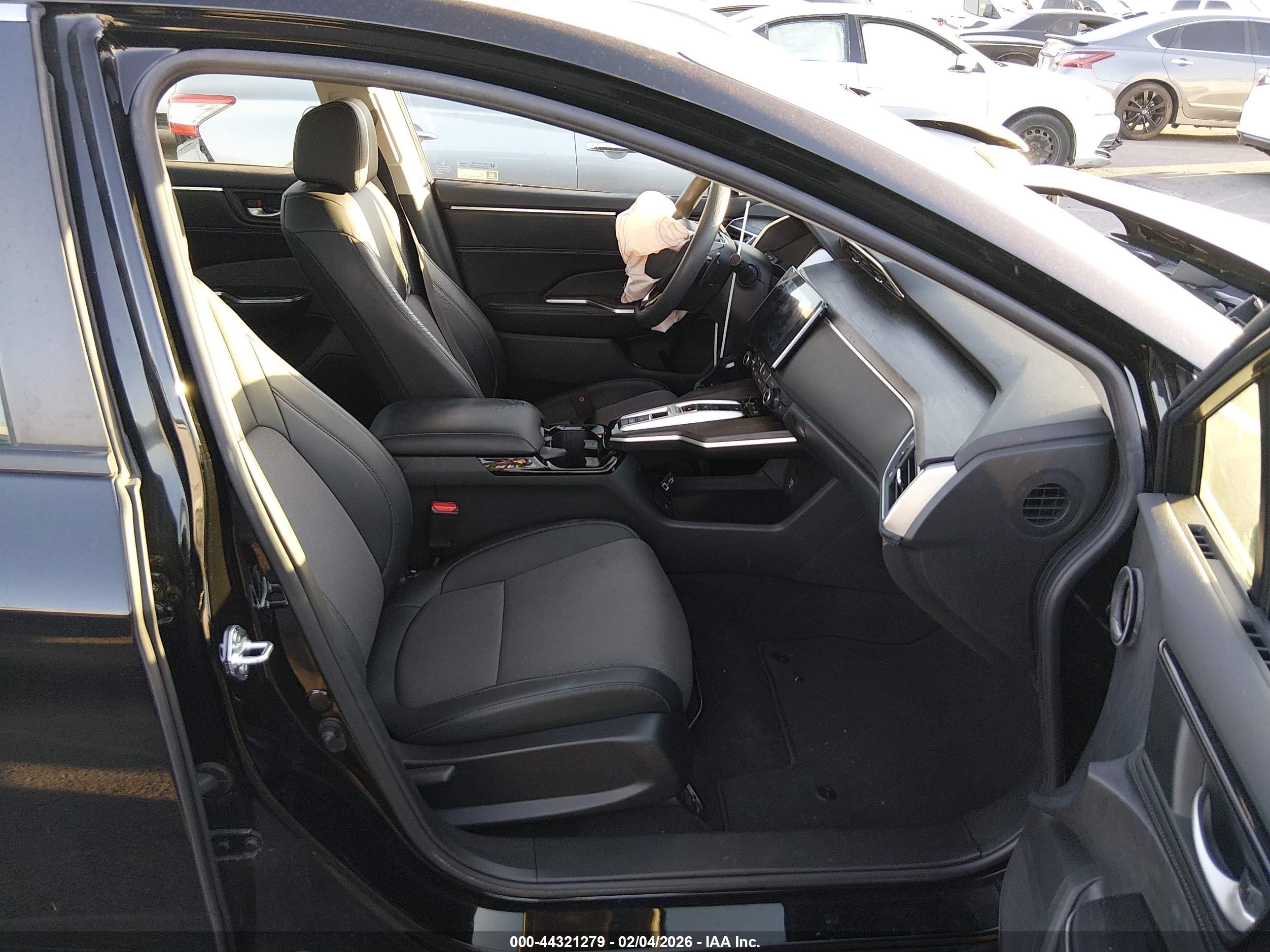 HONDA CLARITY image 5