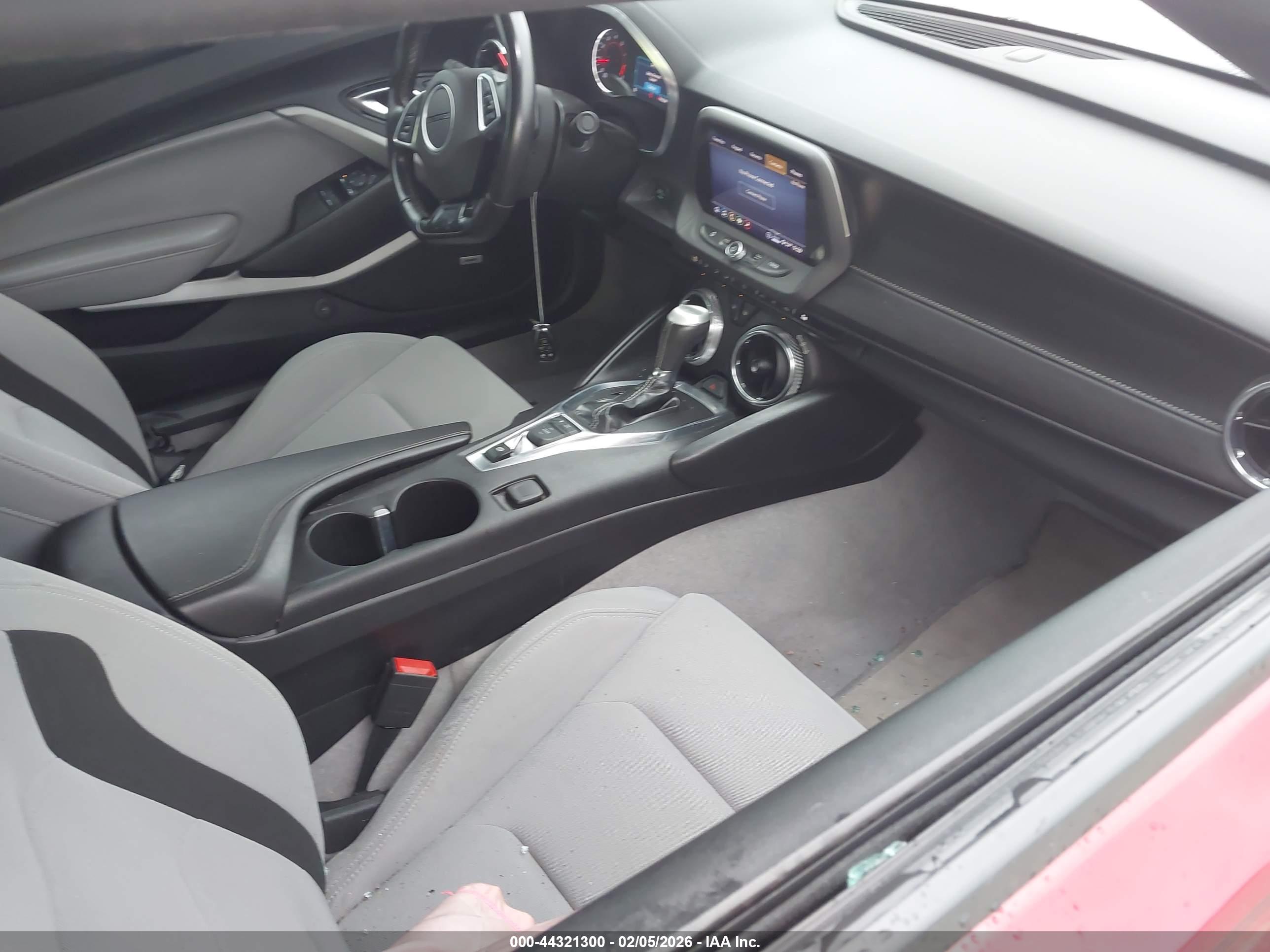CHEVROLET CAMARO image 5