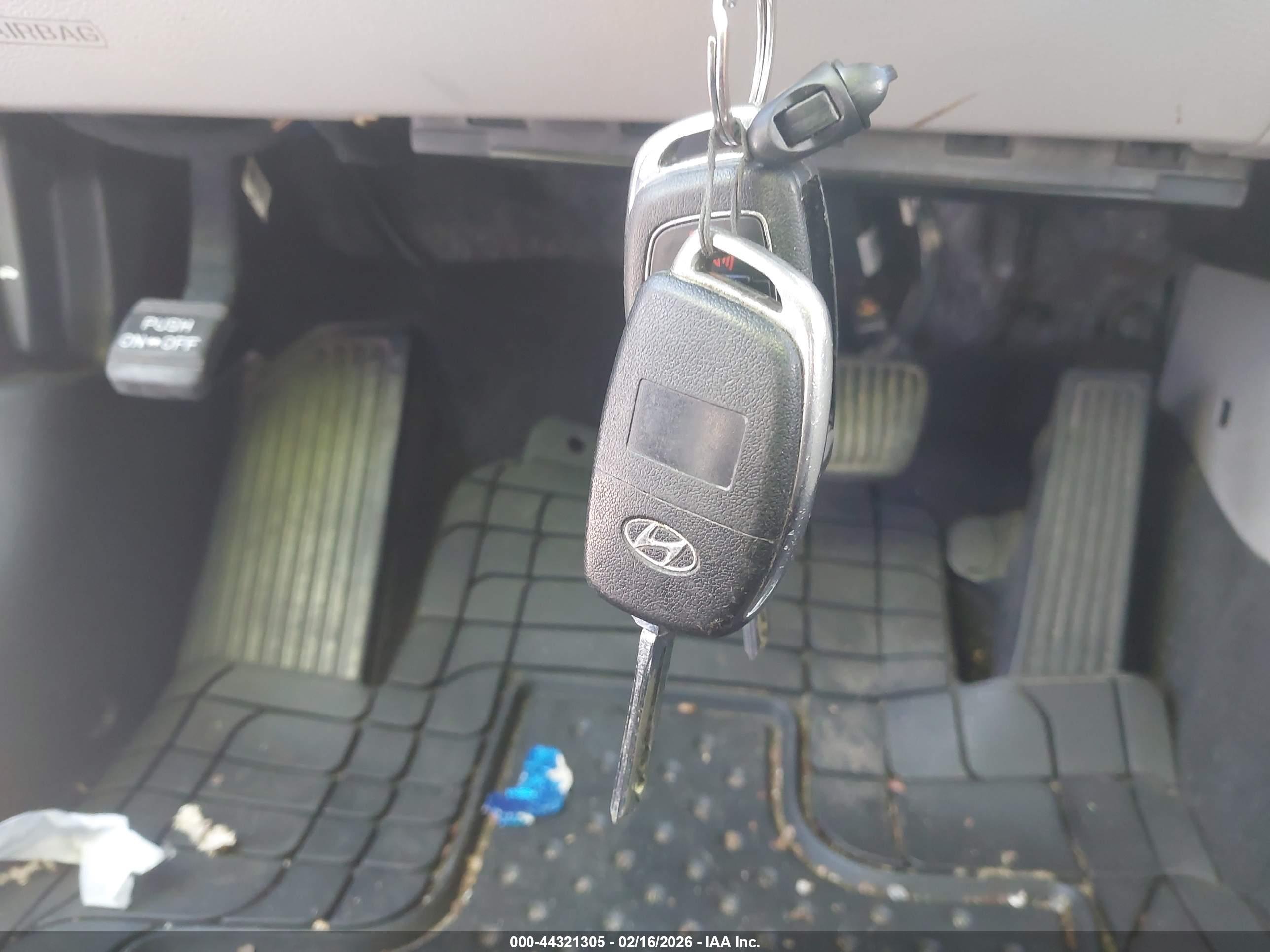 HYUNDAI SONATA image 11