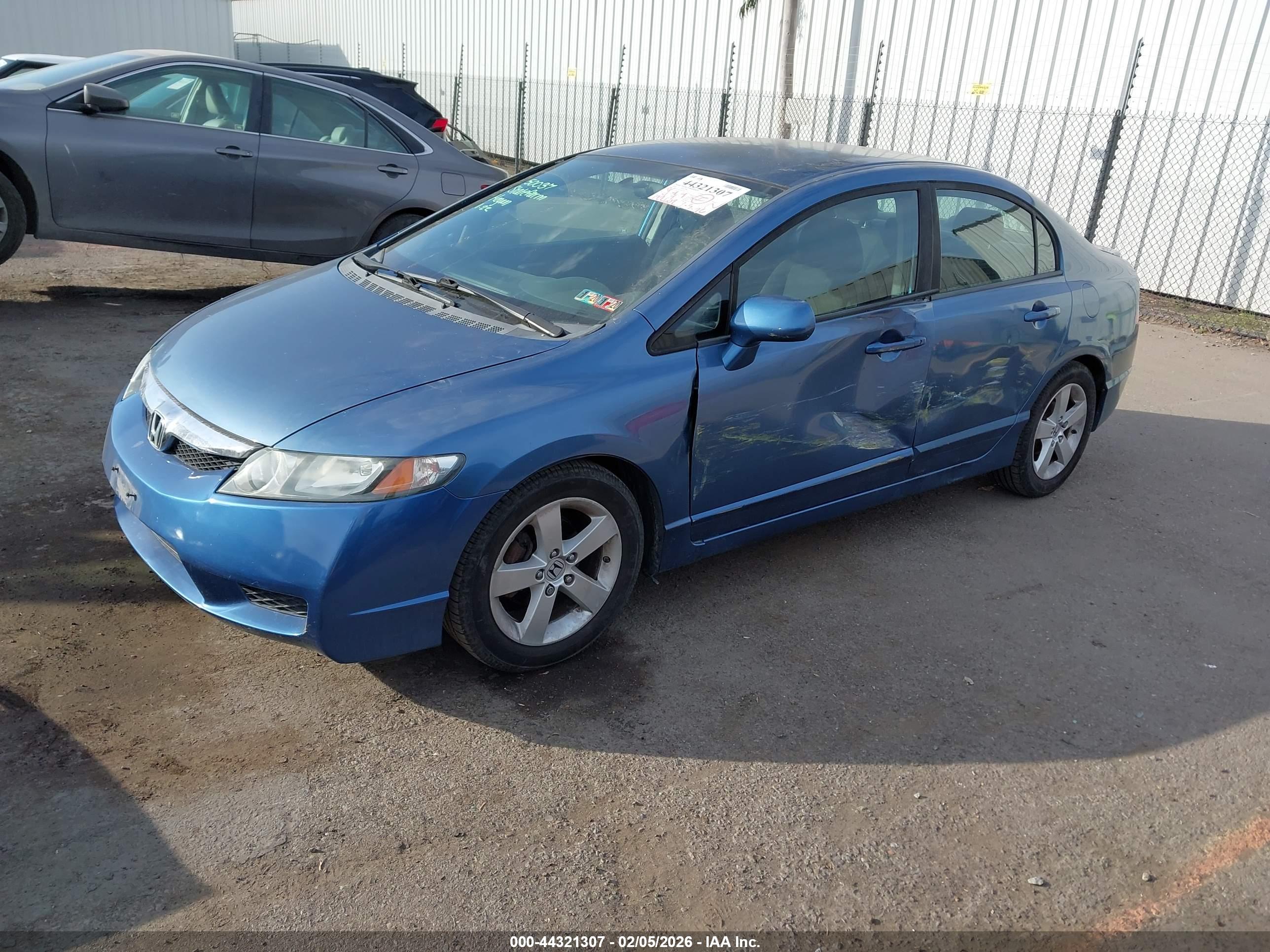 HONDA CIVIC image 2