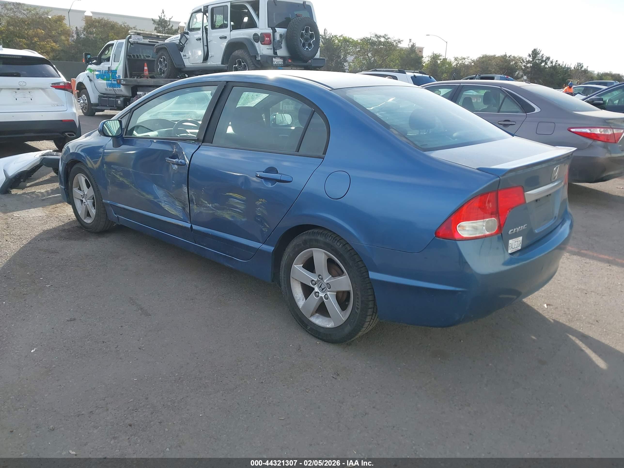 HONDA CIVIC image 3