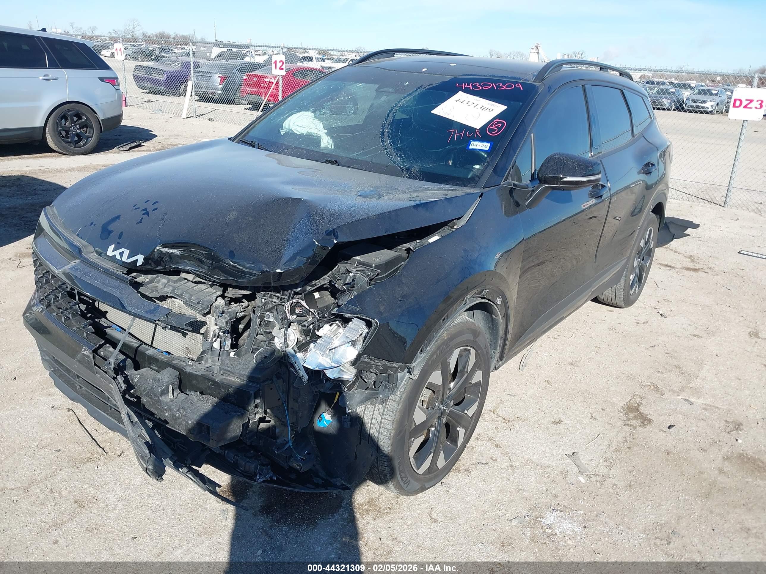 KIA SPORTAGE image 2