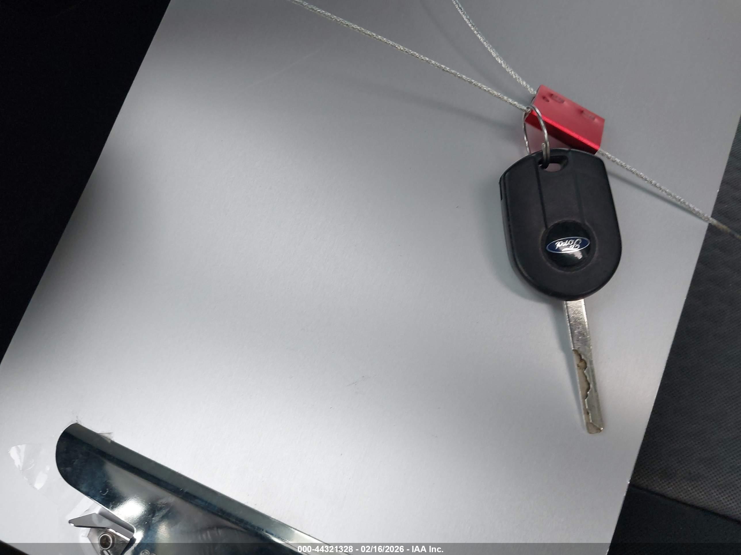 FORD ESCAPE image 11