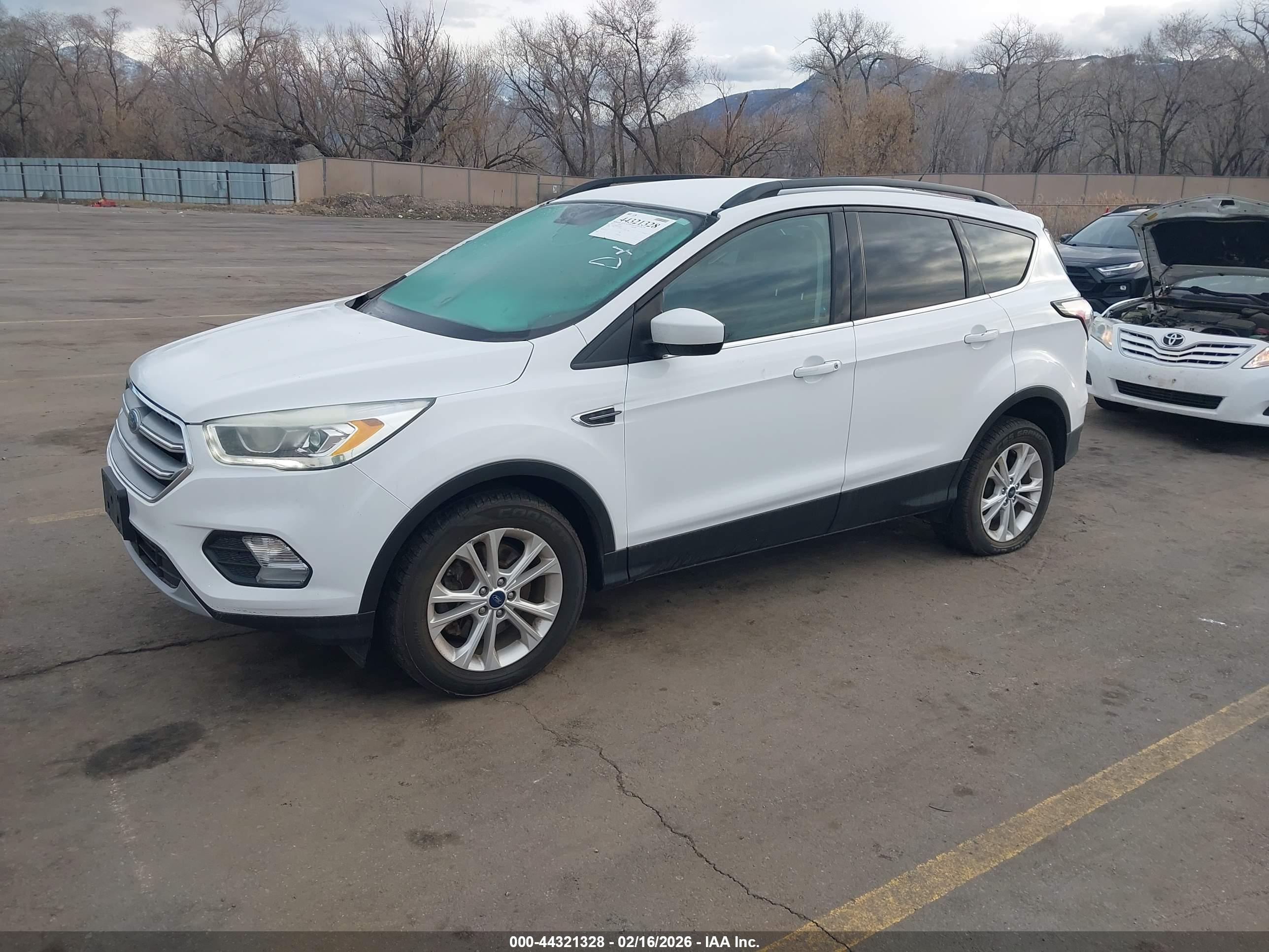 FORD ESCAPE image 2