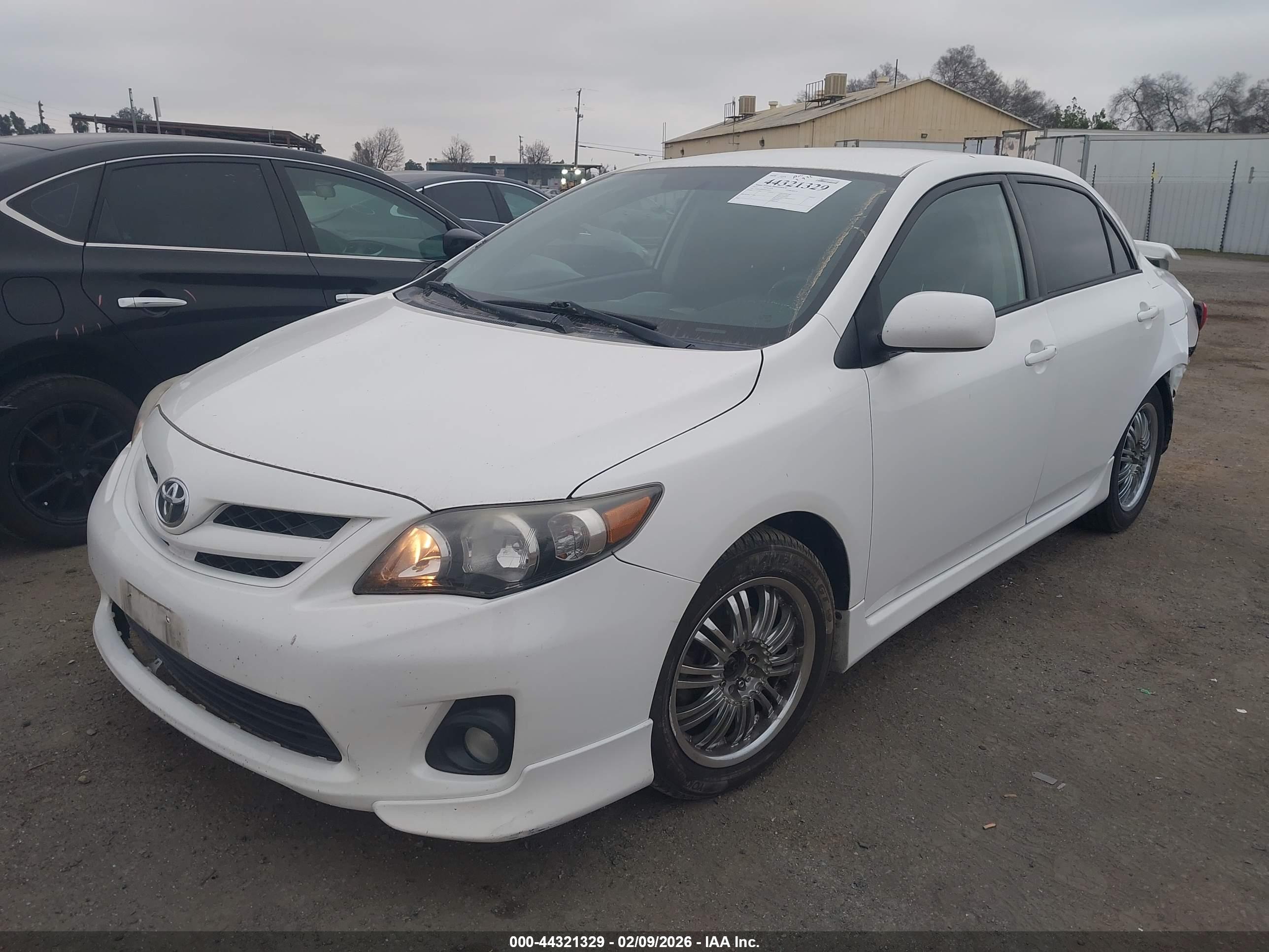 TOYOTA COROLLA image 2