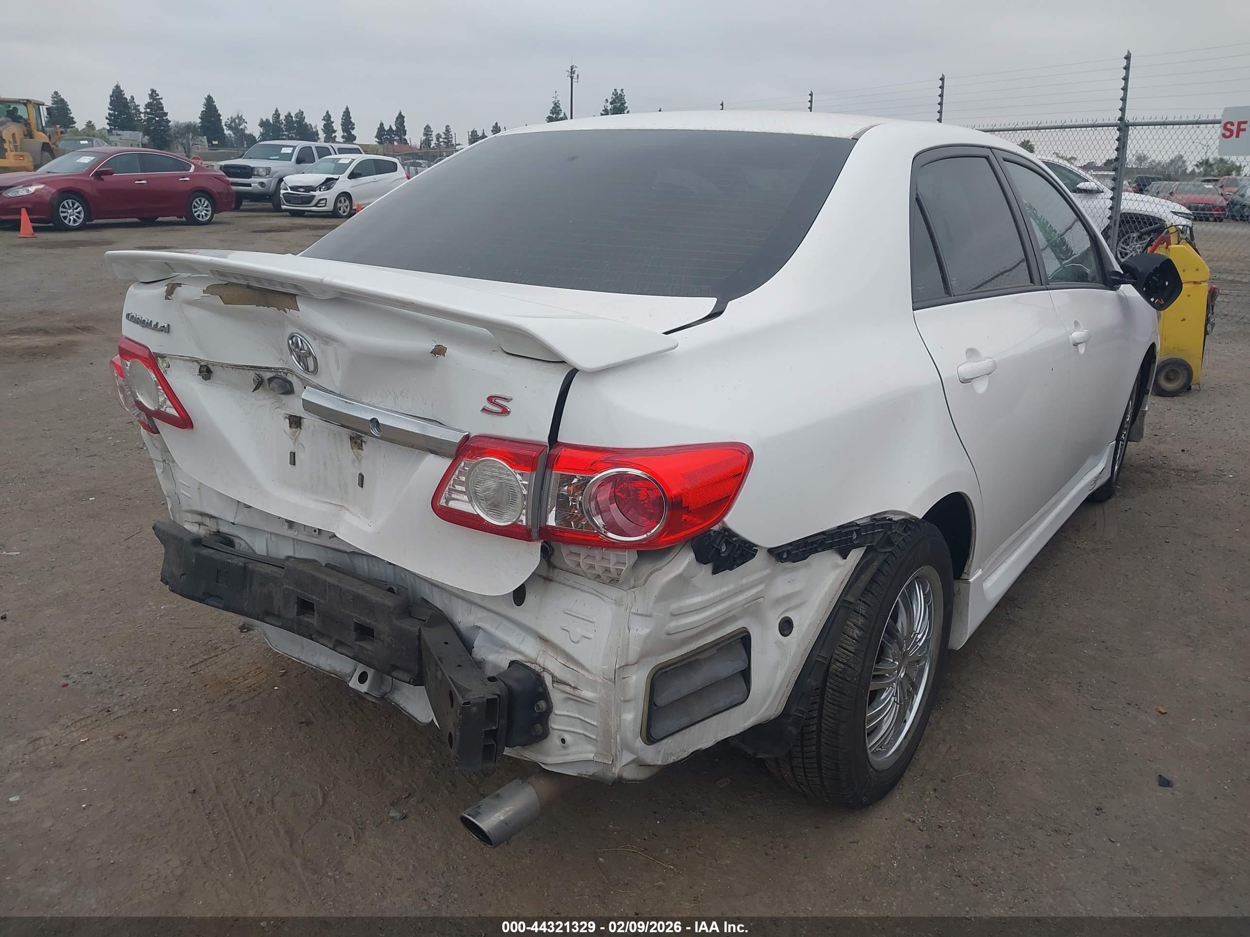 TOYOTA COROLLA image 4