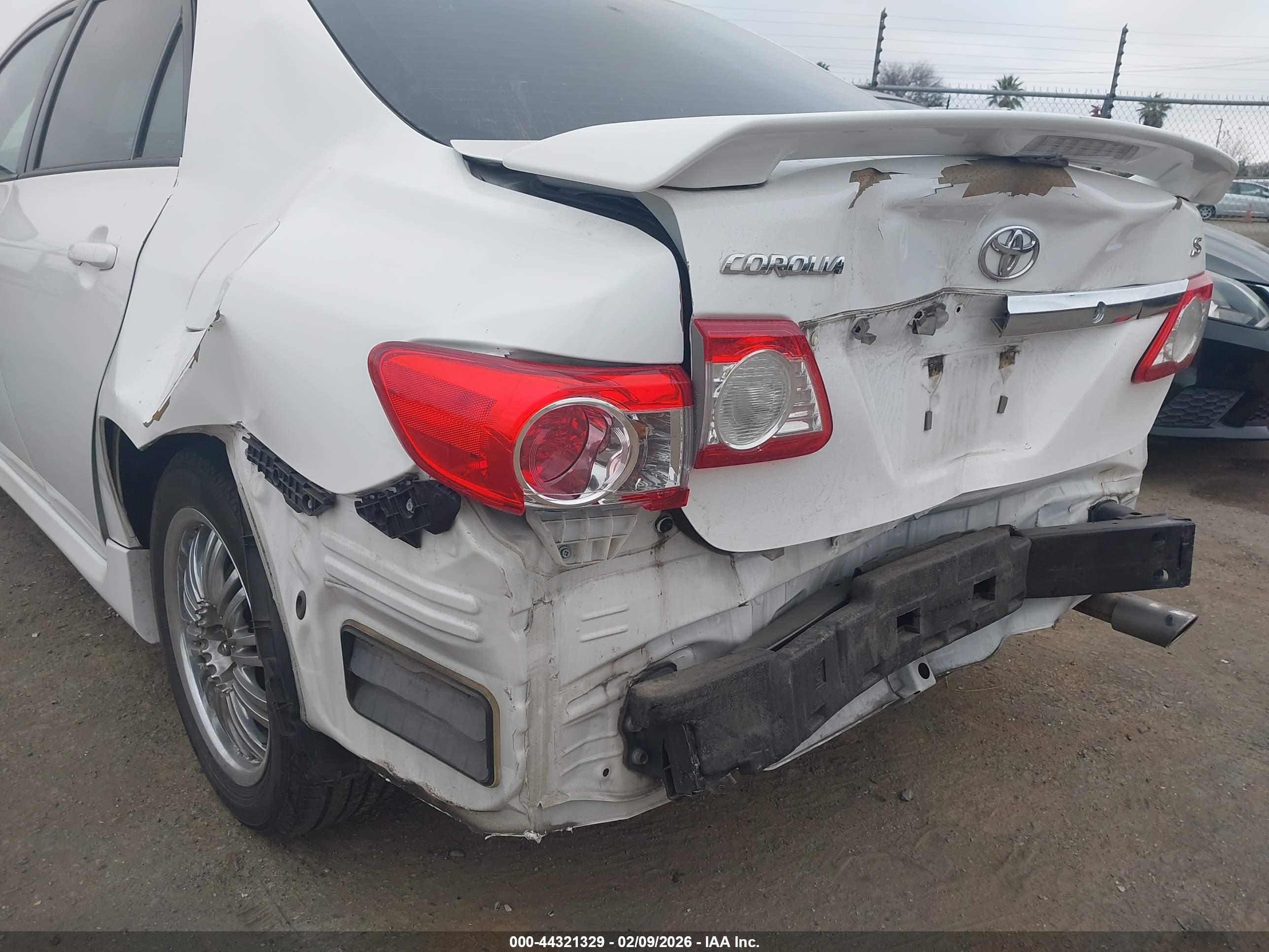 TOYOTA COROLLA image 6