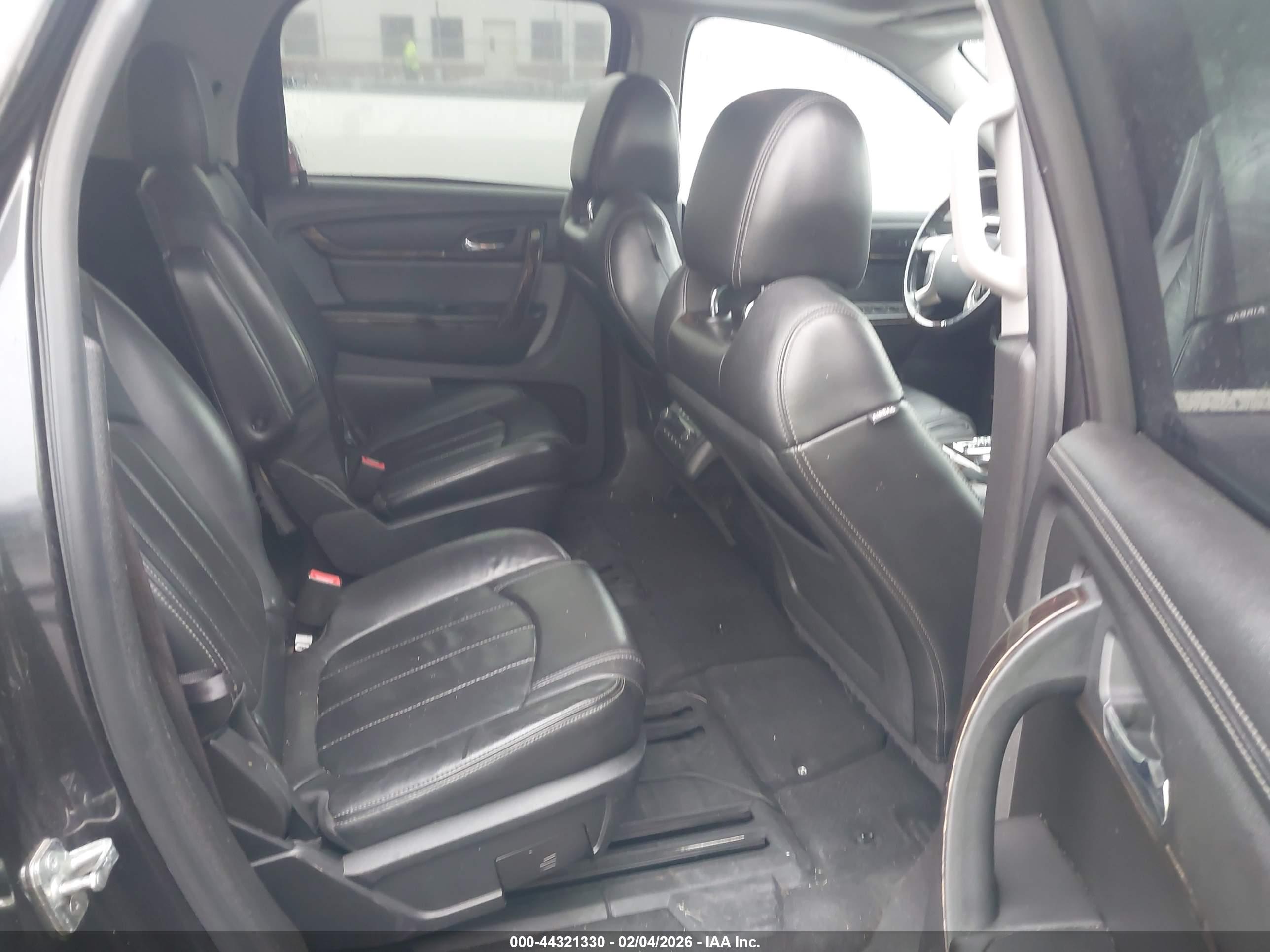 GMC ACADIA image 8