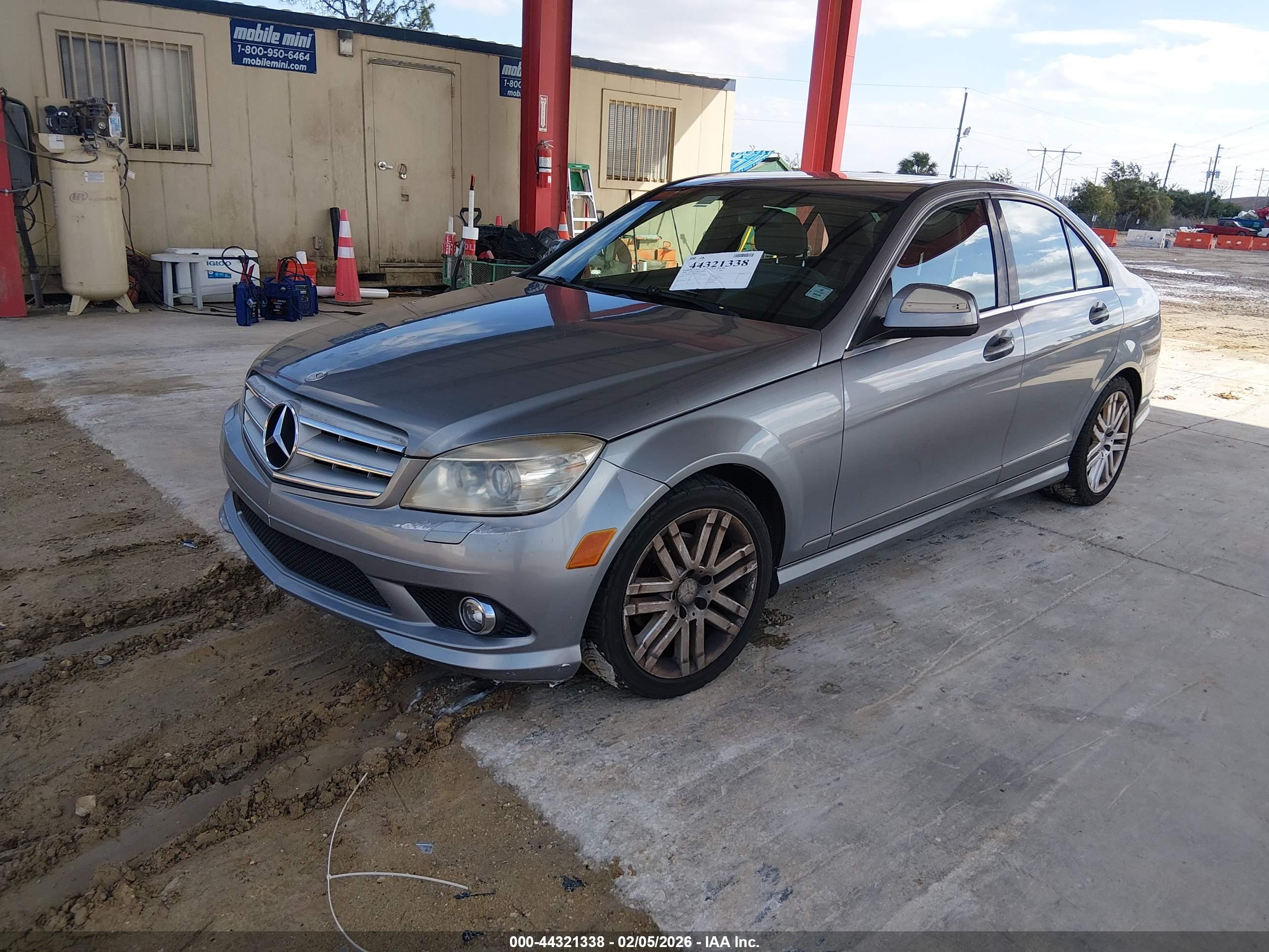 MERCEDES-BENZ C image 2