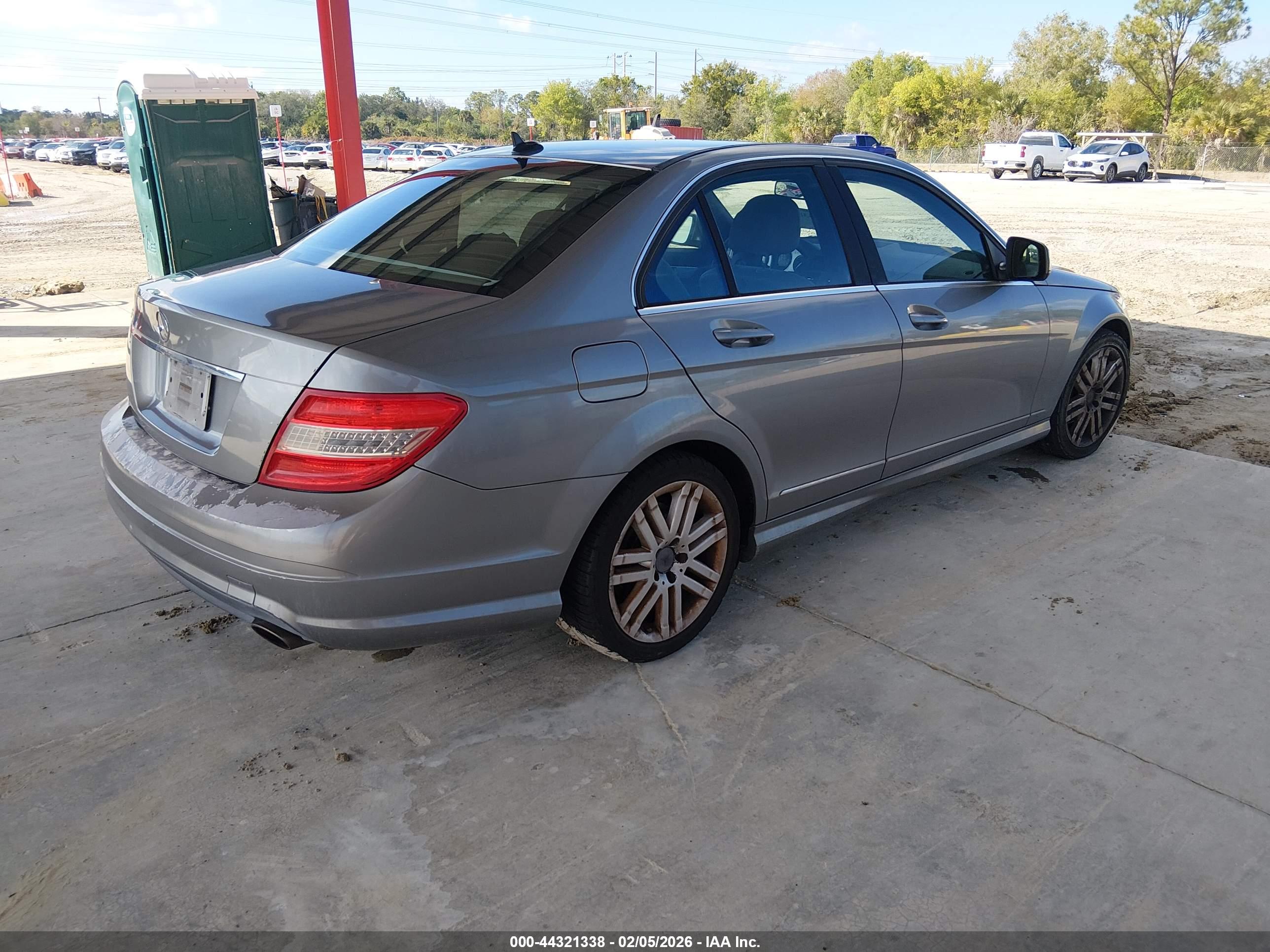 MERCEDES-BENZ C image 4