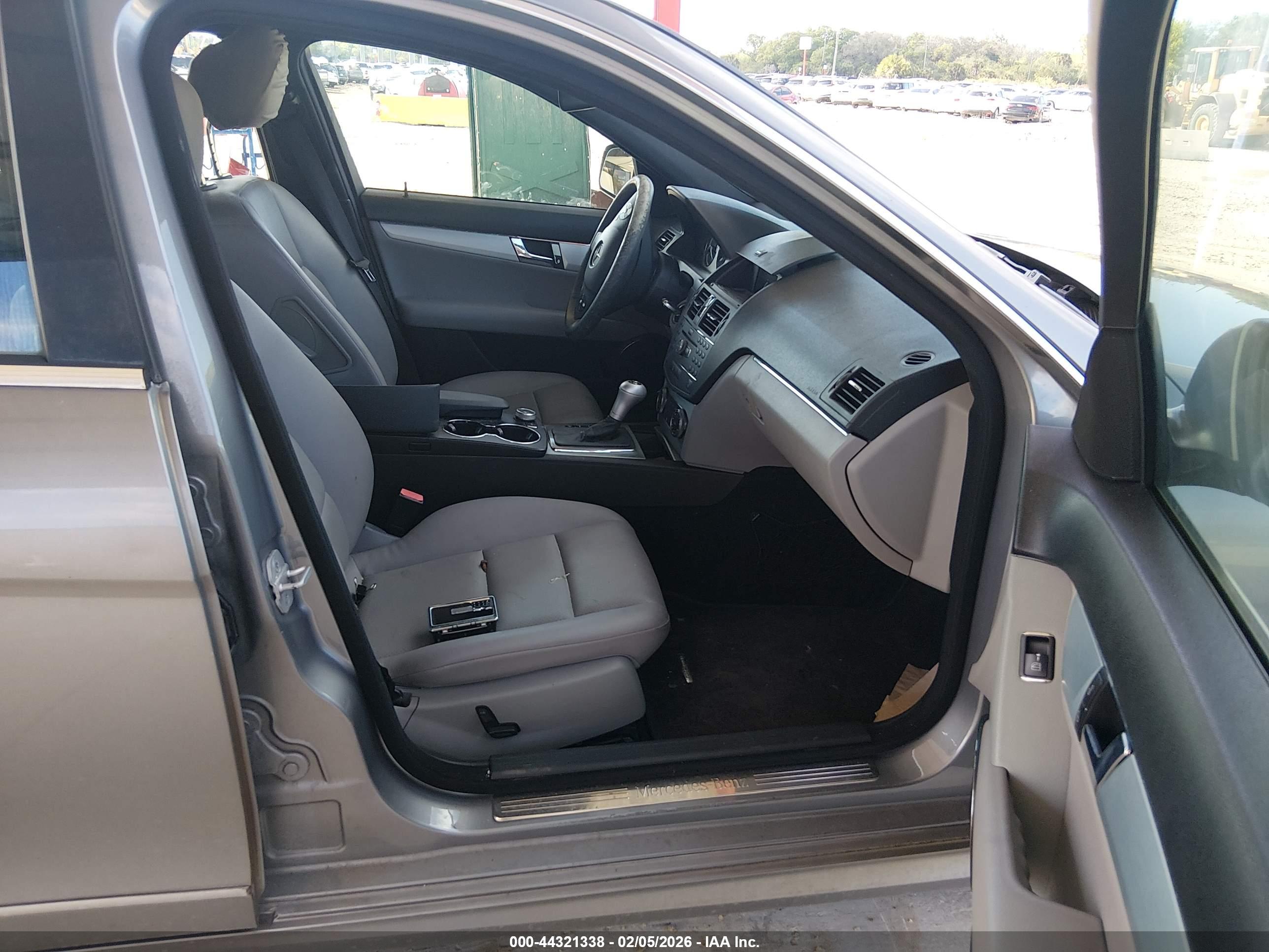 MERCEDES-BENZ C image 5
