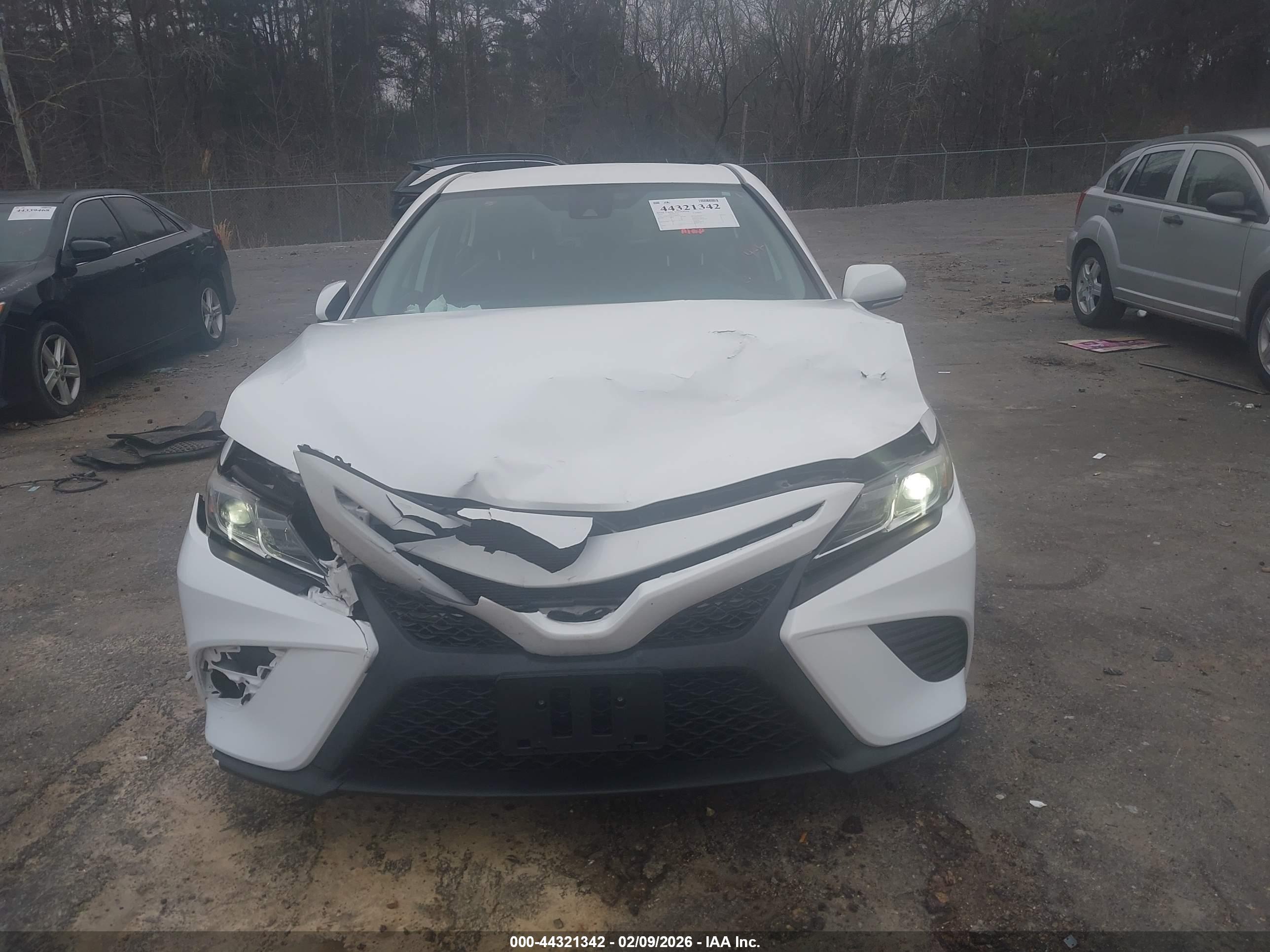 TOYOTA CAMRY image 6