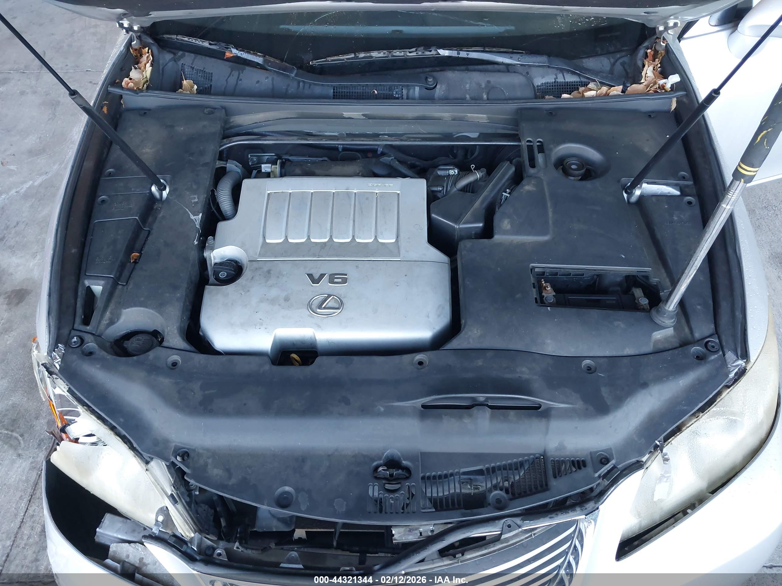 LEXUS ES image 10