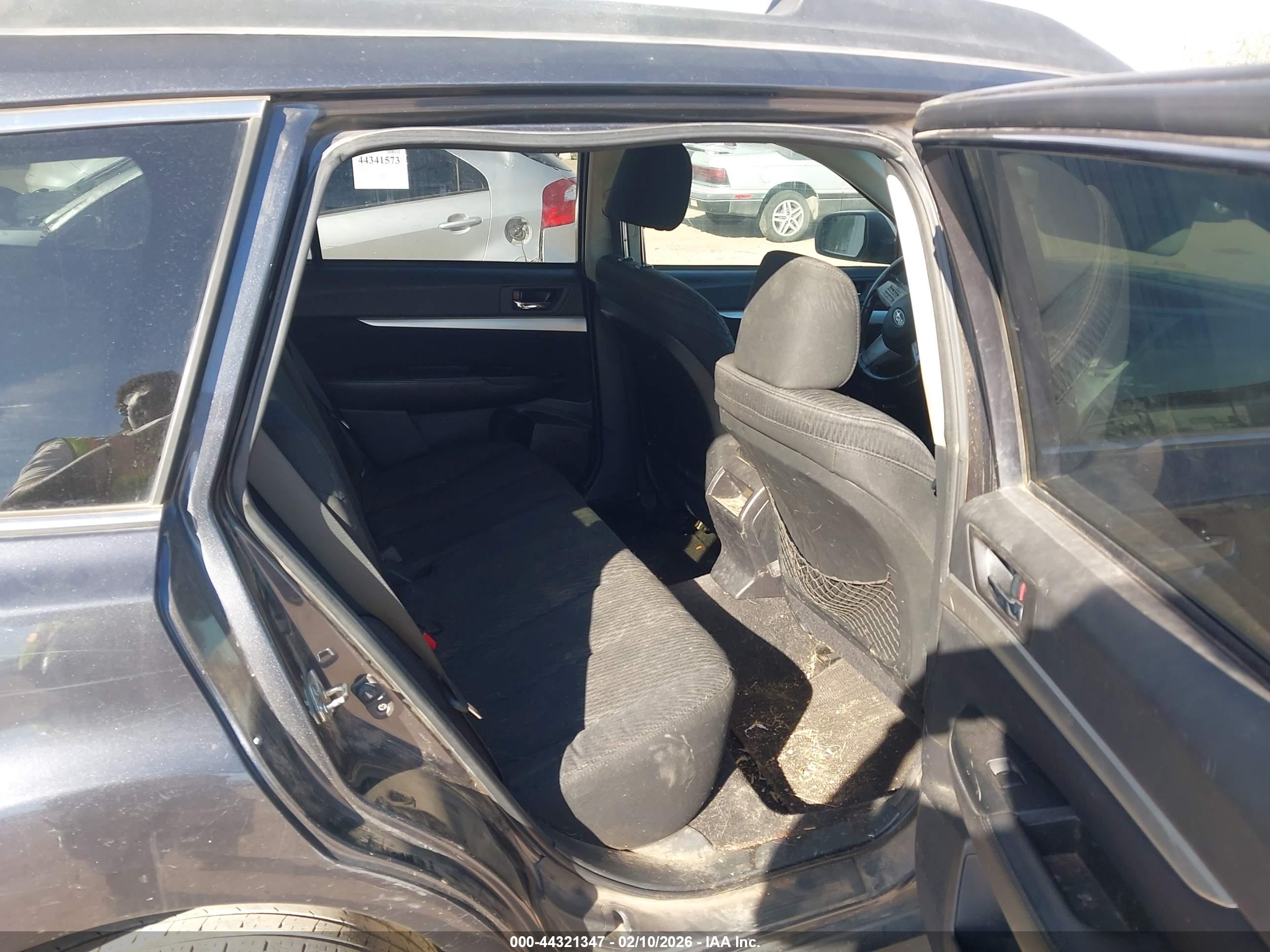 SUBARU OUTBACK image 8