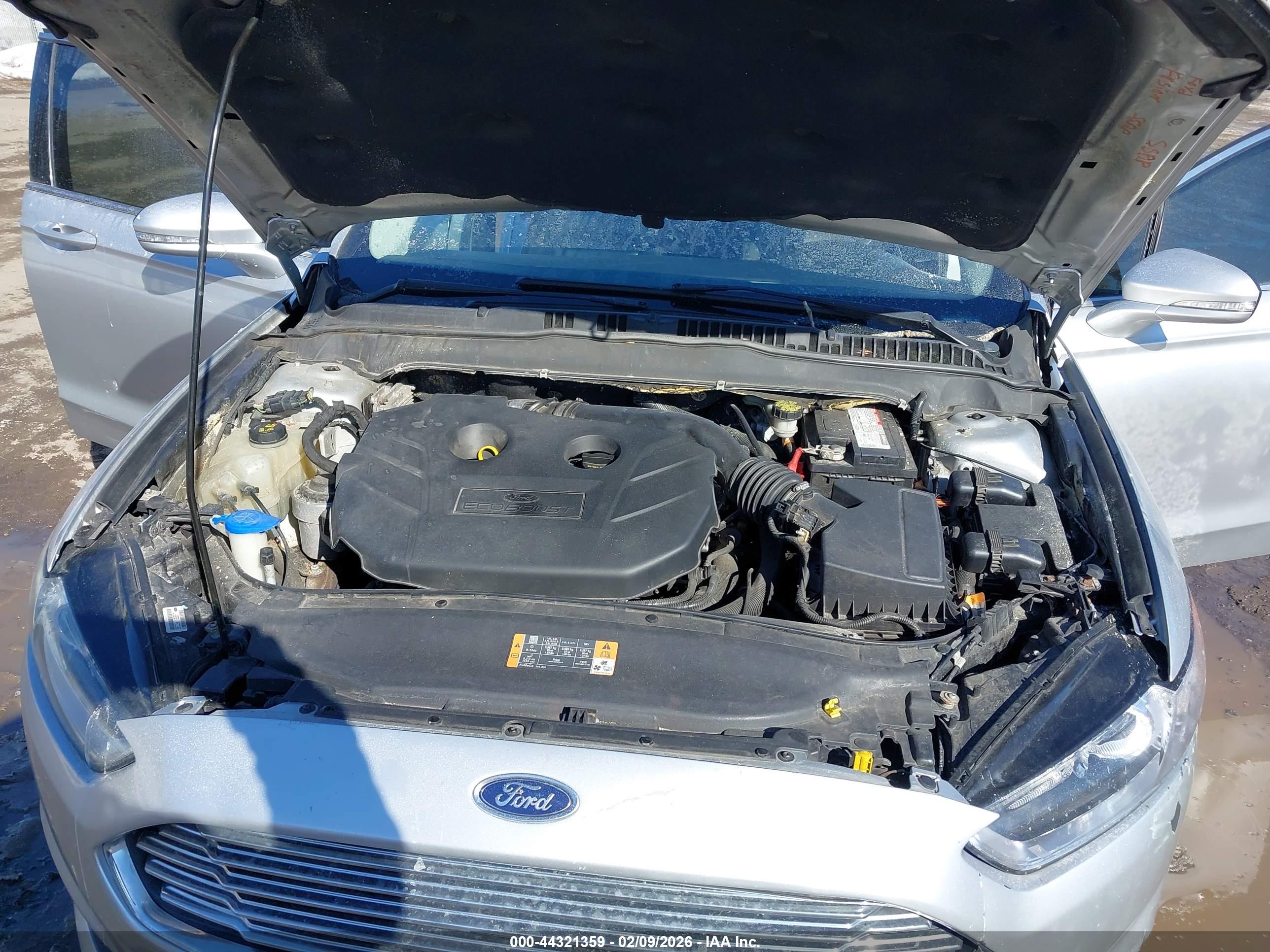 FORD FUSION image 10