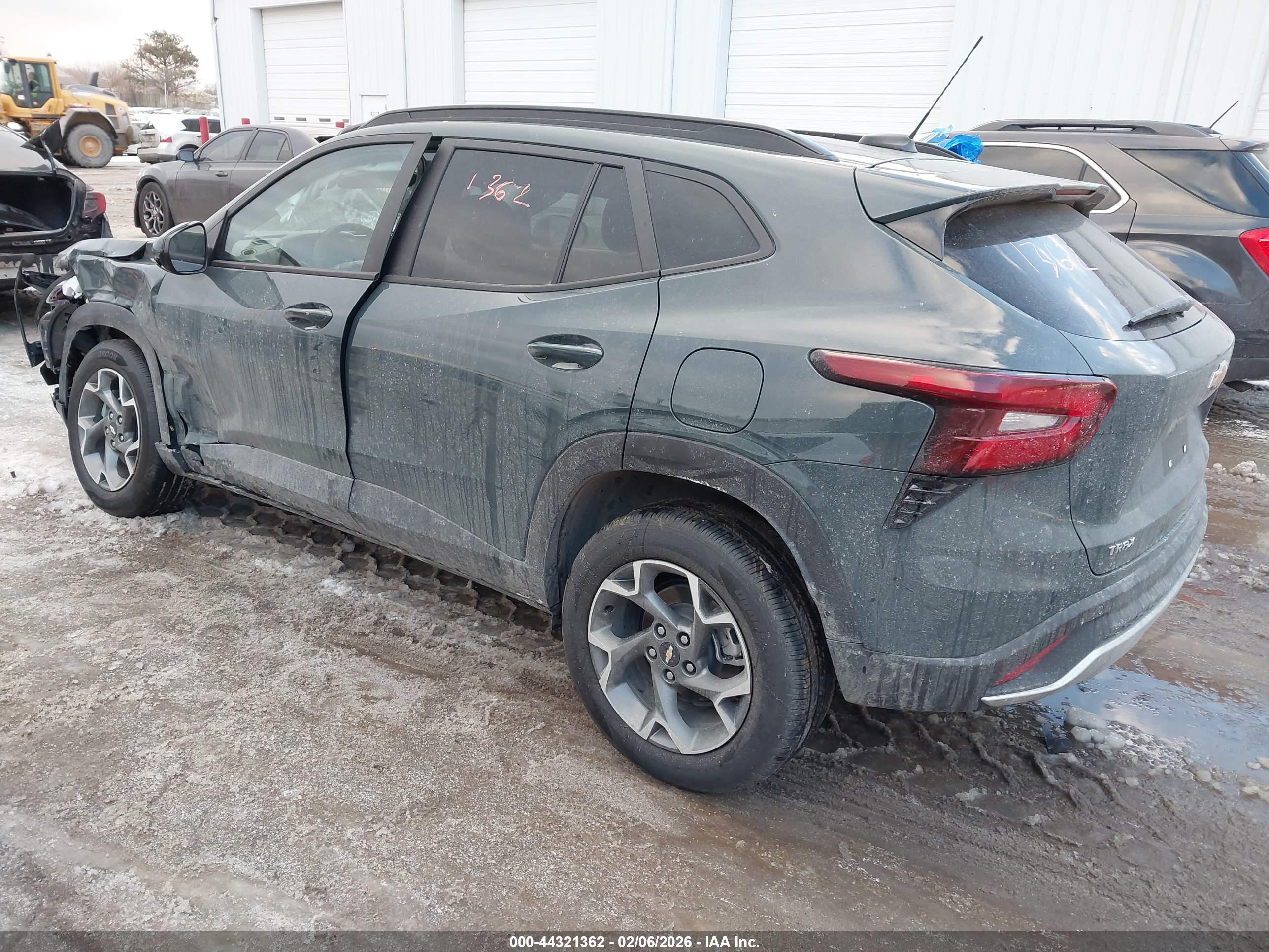 CHEVROLET TRAX image 3