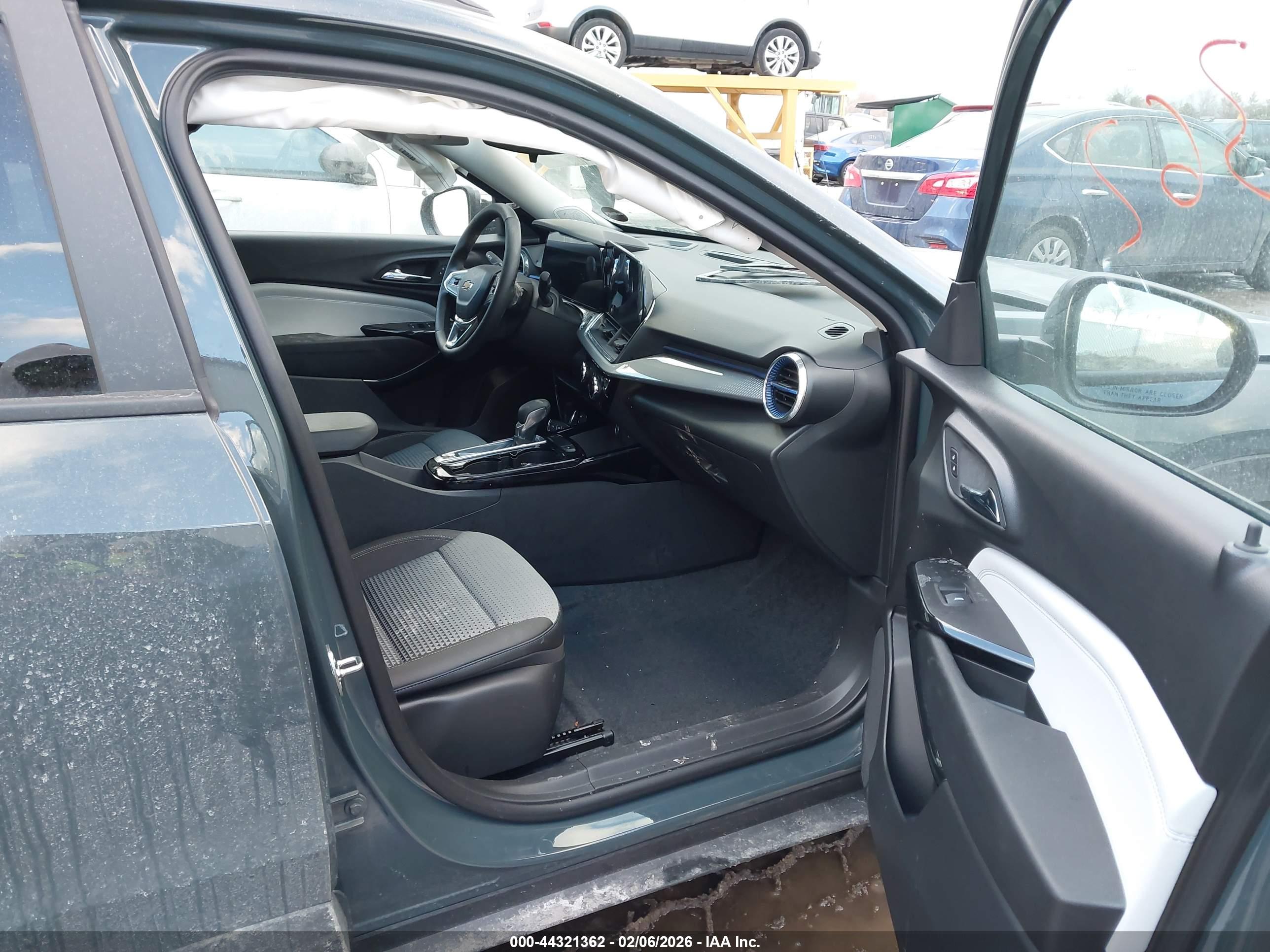 CHEVROLET TRAX image 5