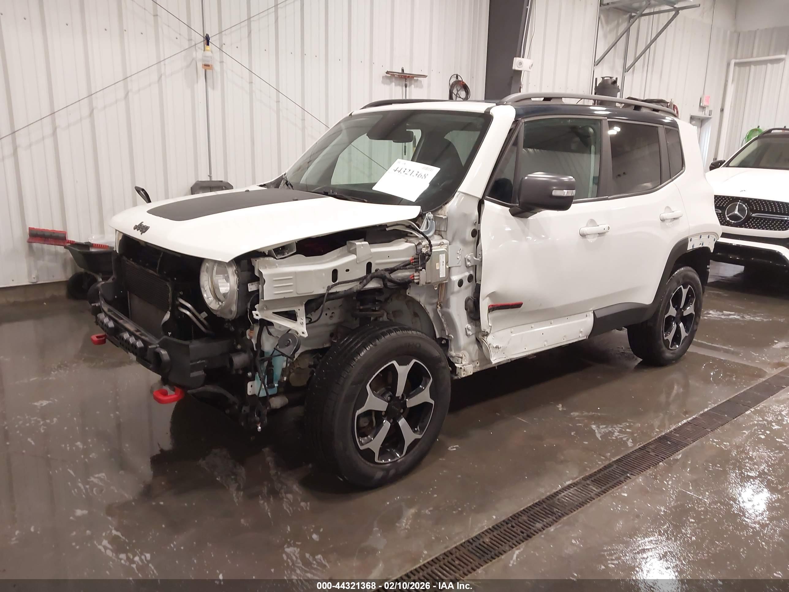 JEEP RENEGADE image 2