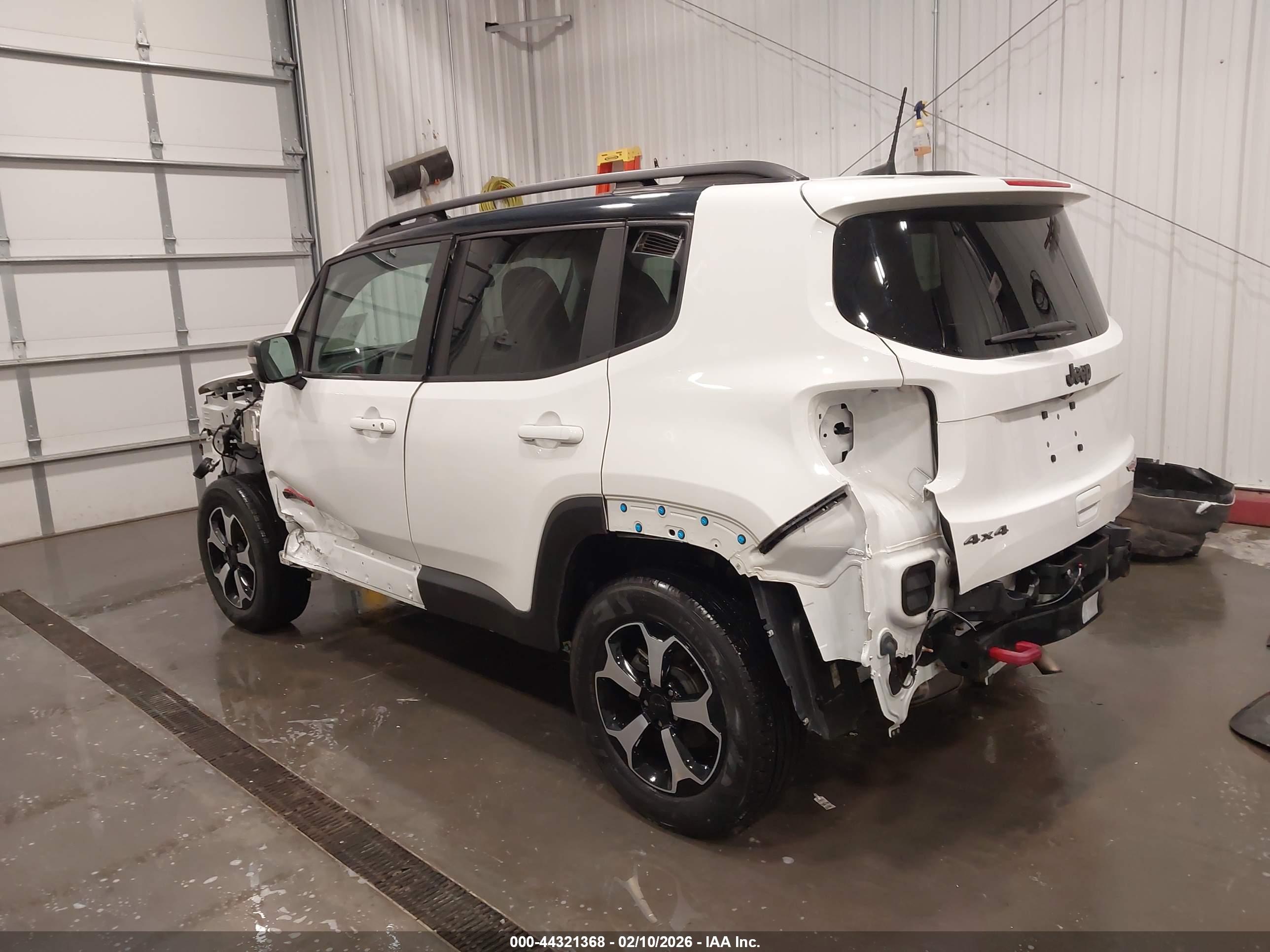 JEEP RENEGADE image 3