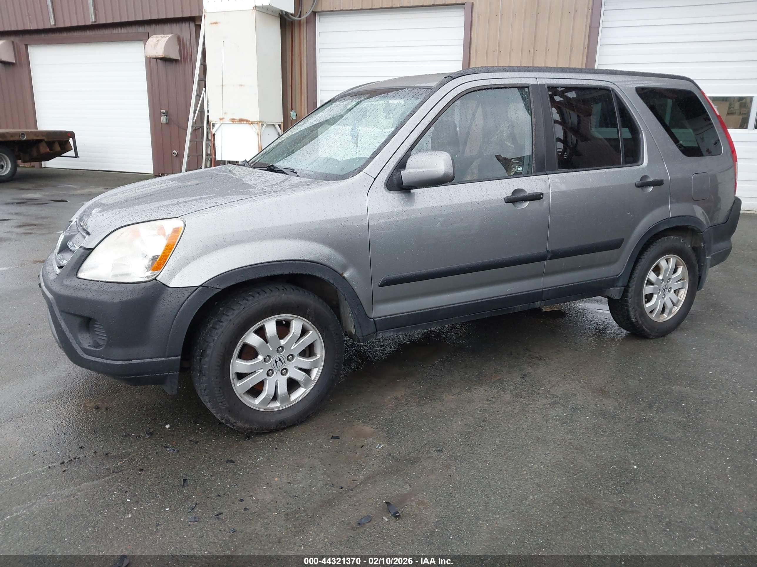 HONDA CR-V image 2