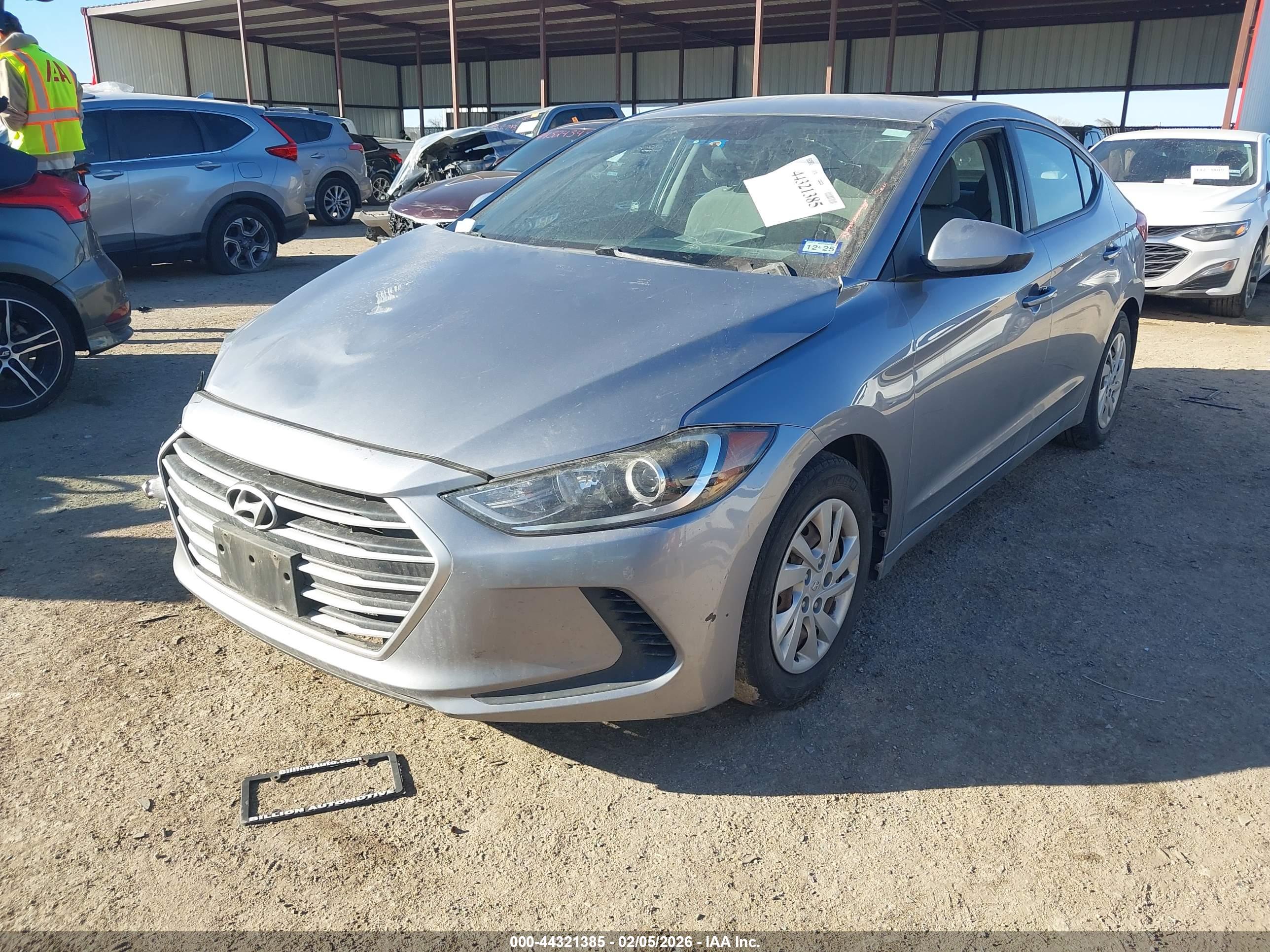 HYUNDAI ELANTRA image 2