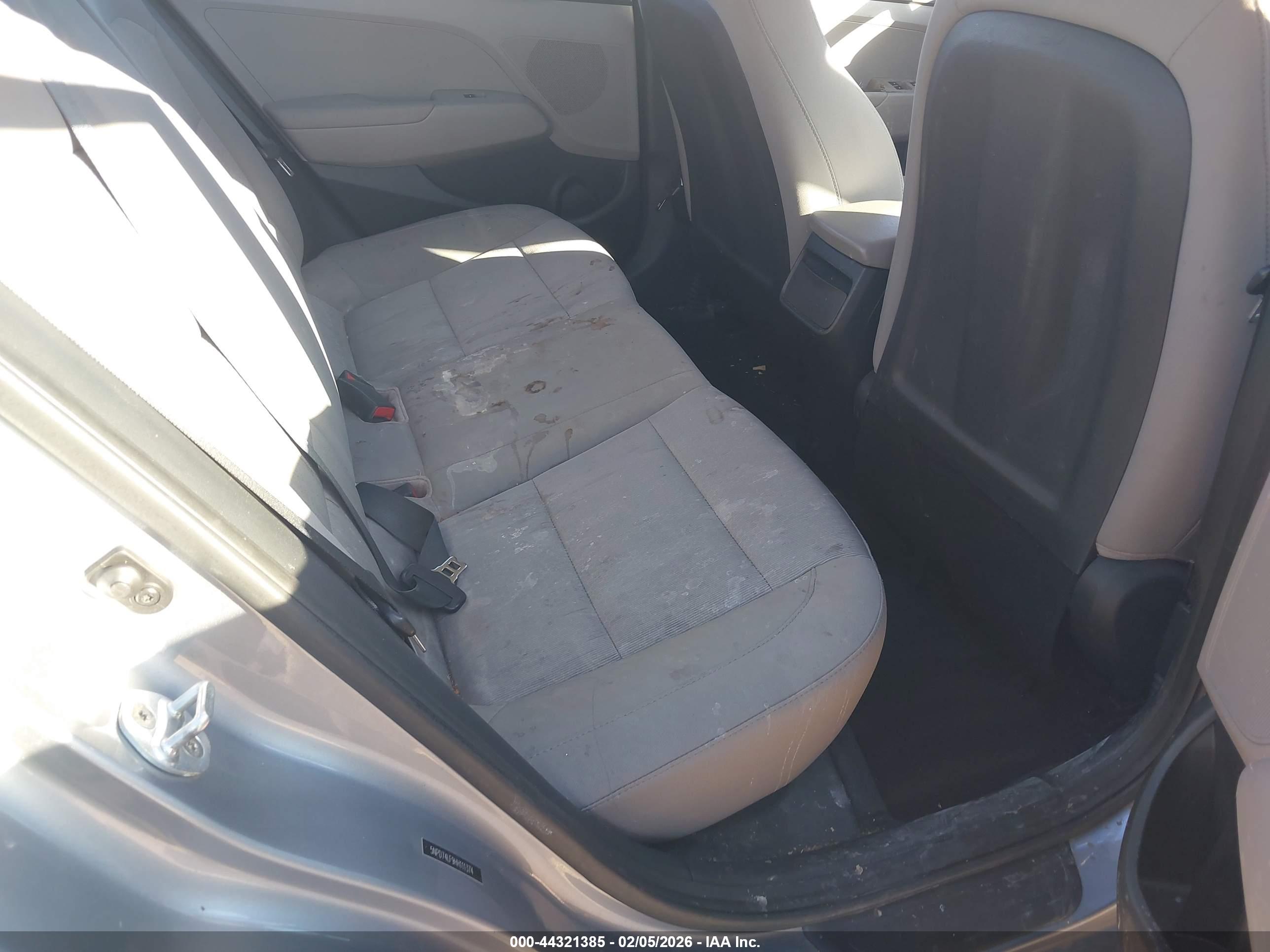 HYUNDAI ELANTRA image 8