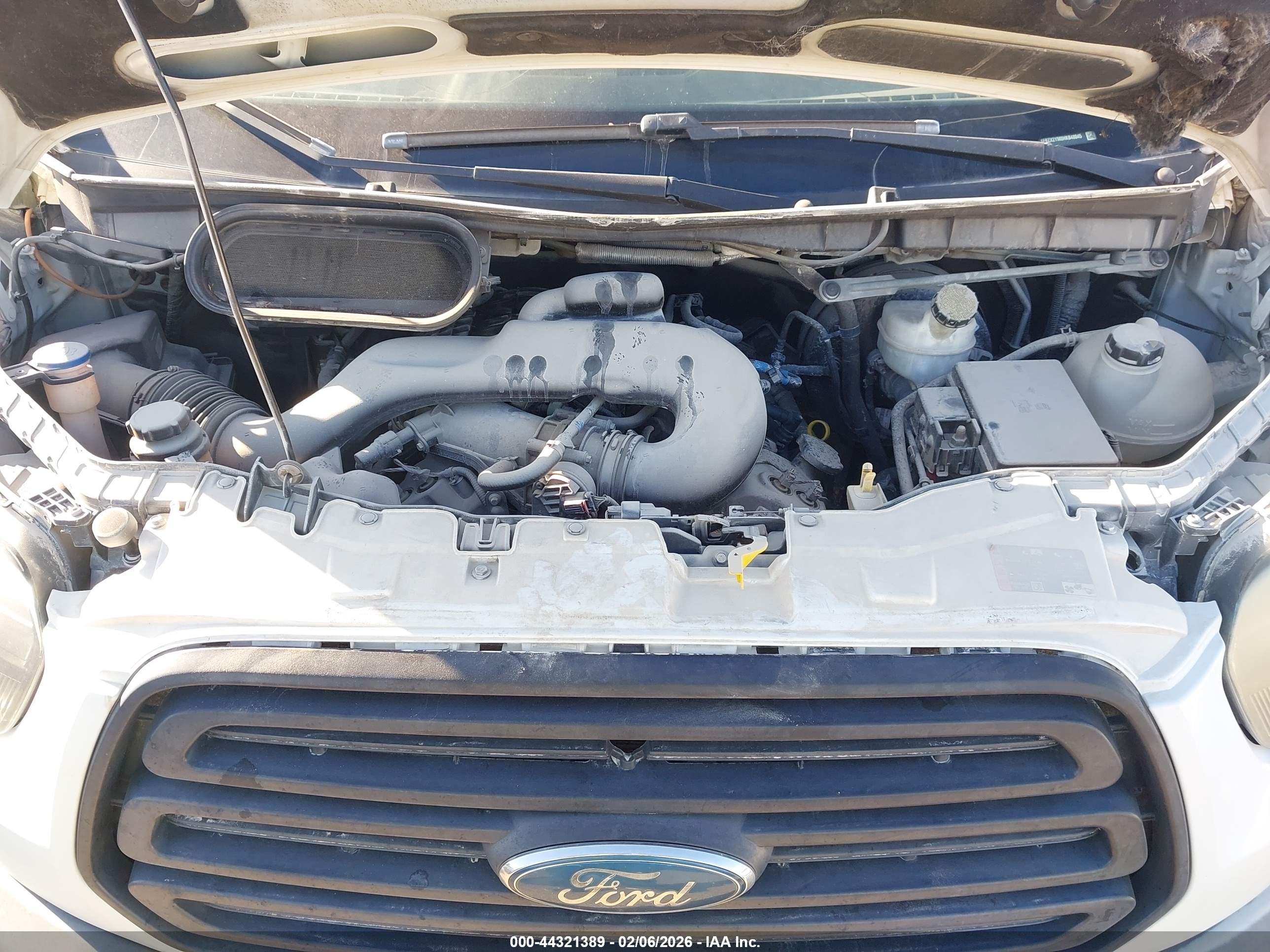 FORD TRANSIT-350 image 10