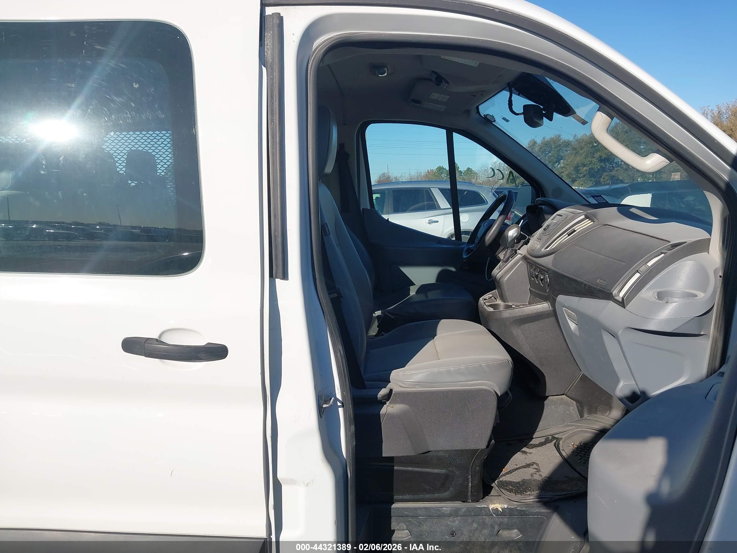 FORD TRANSIT-350 image 5