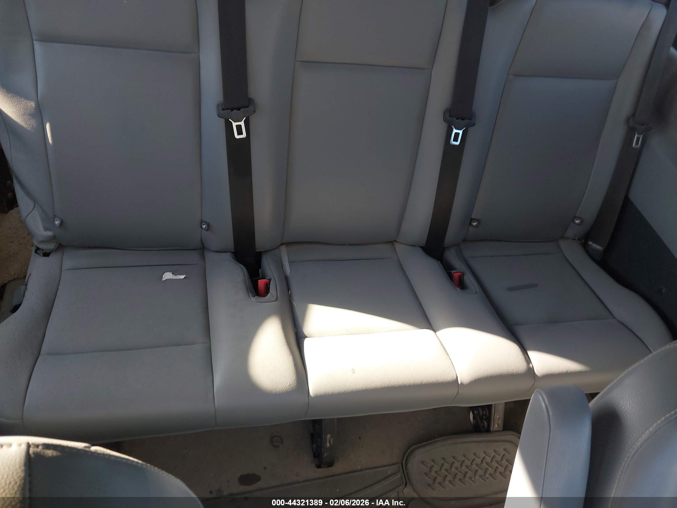 FORD TRANSIT-350 image 8