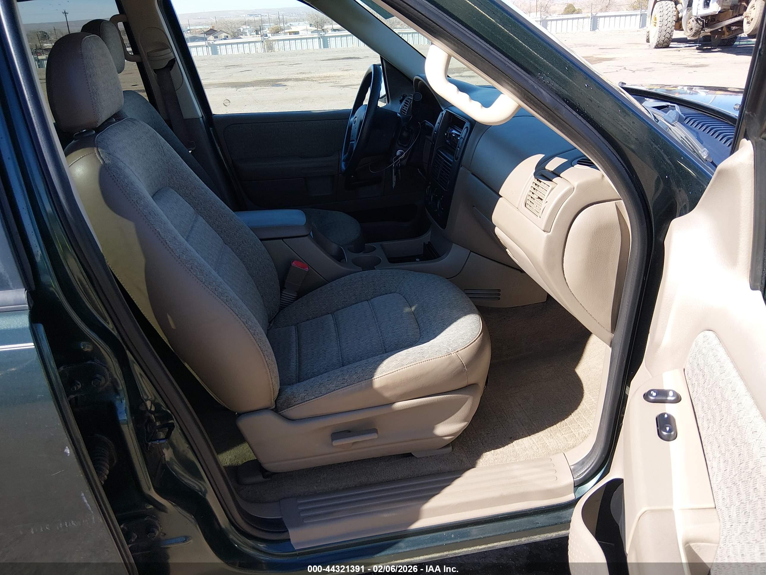 FORD EXPLORER image 5