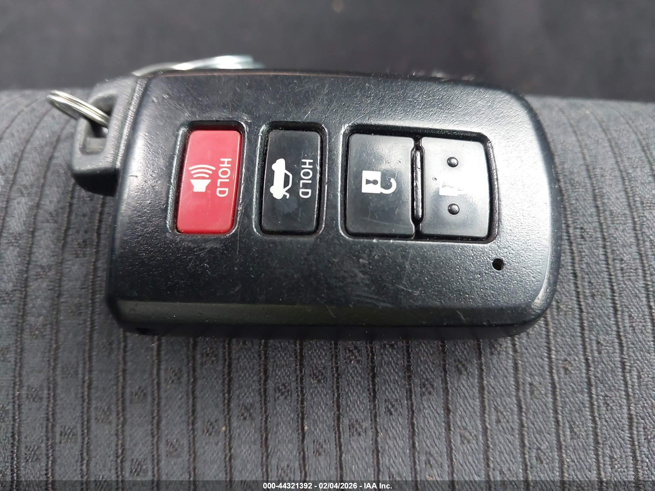 TOYOTA CAMRY image 11