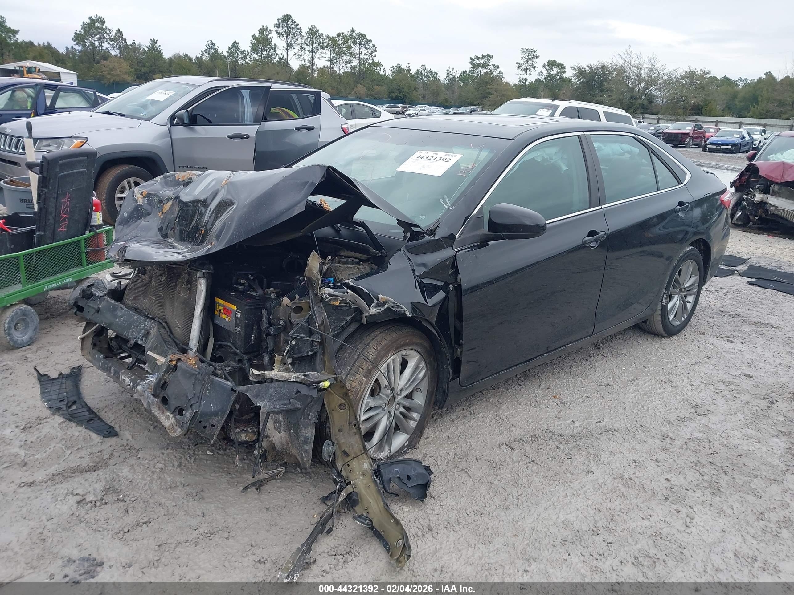 TOYOTA CAMRY image 2