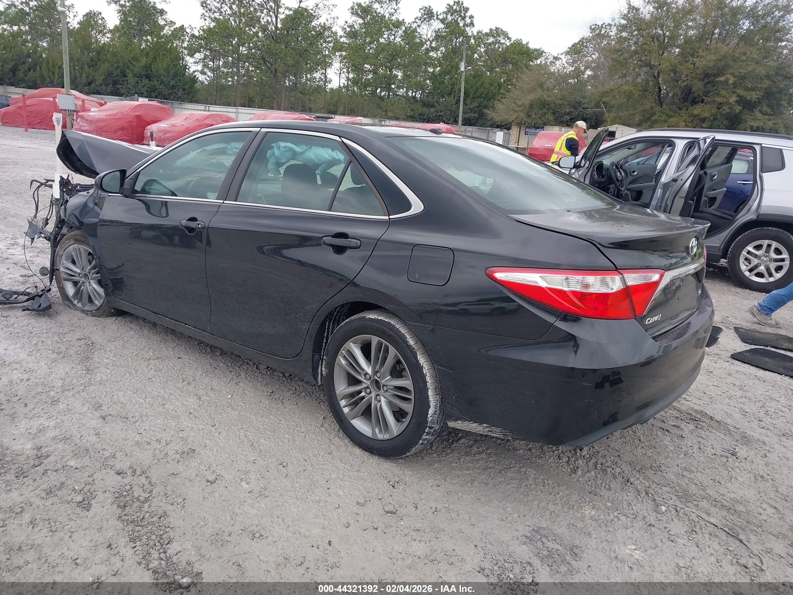 TOYOTA CAMRY image 3