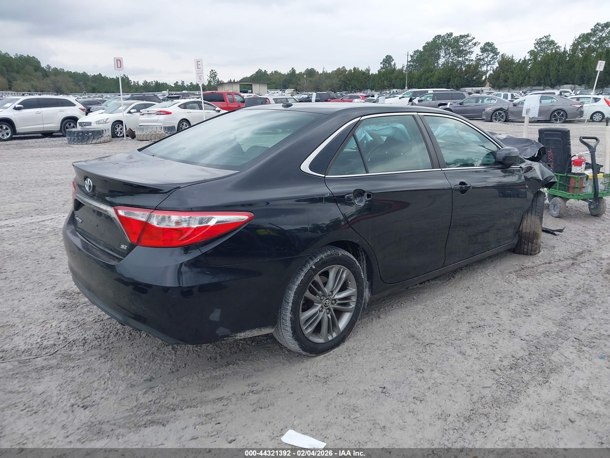 TOYOTA CAMRY image 4