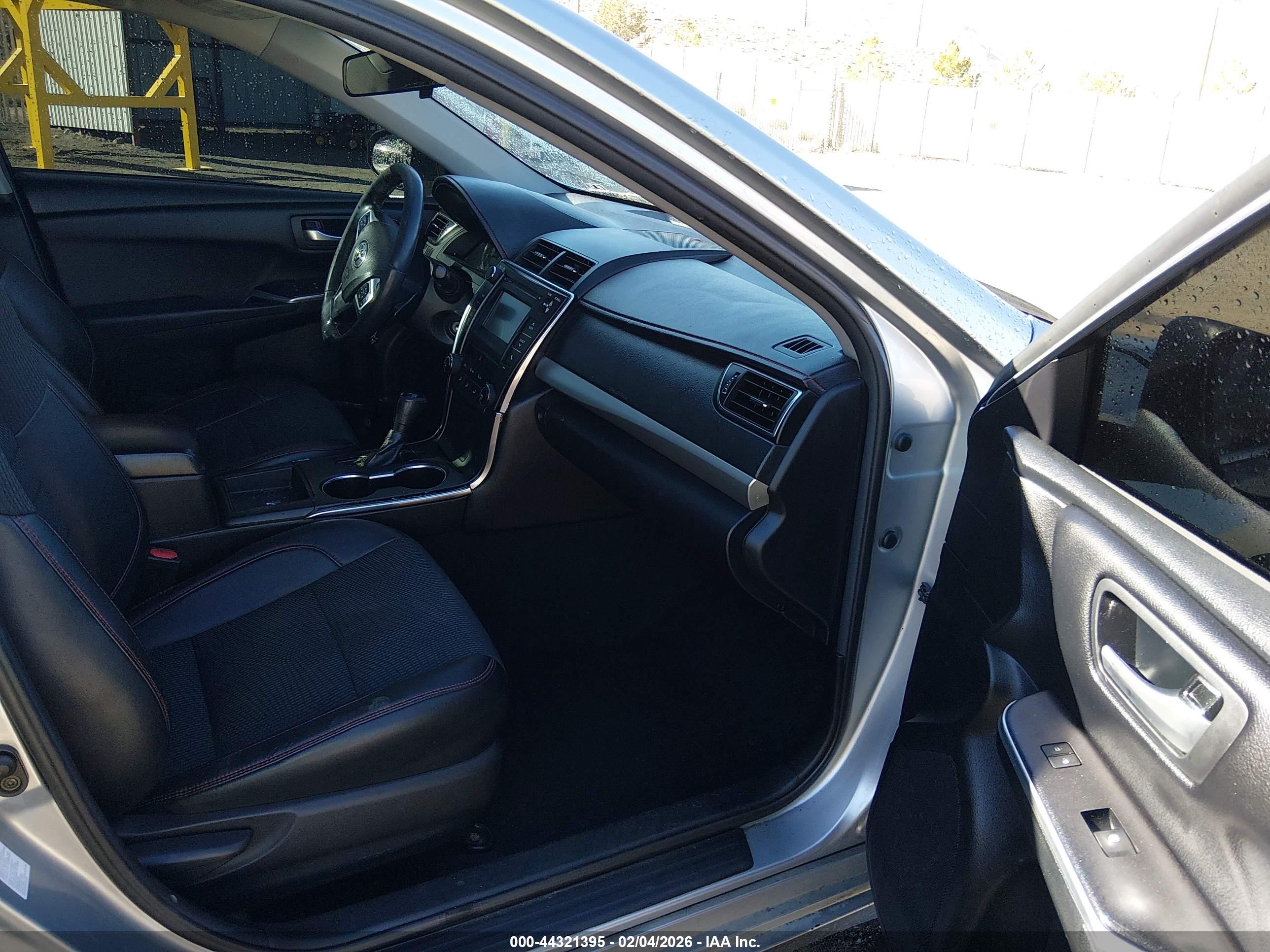 TOYOTA CAMRY image 5
