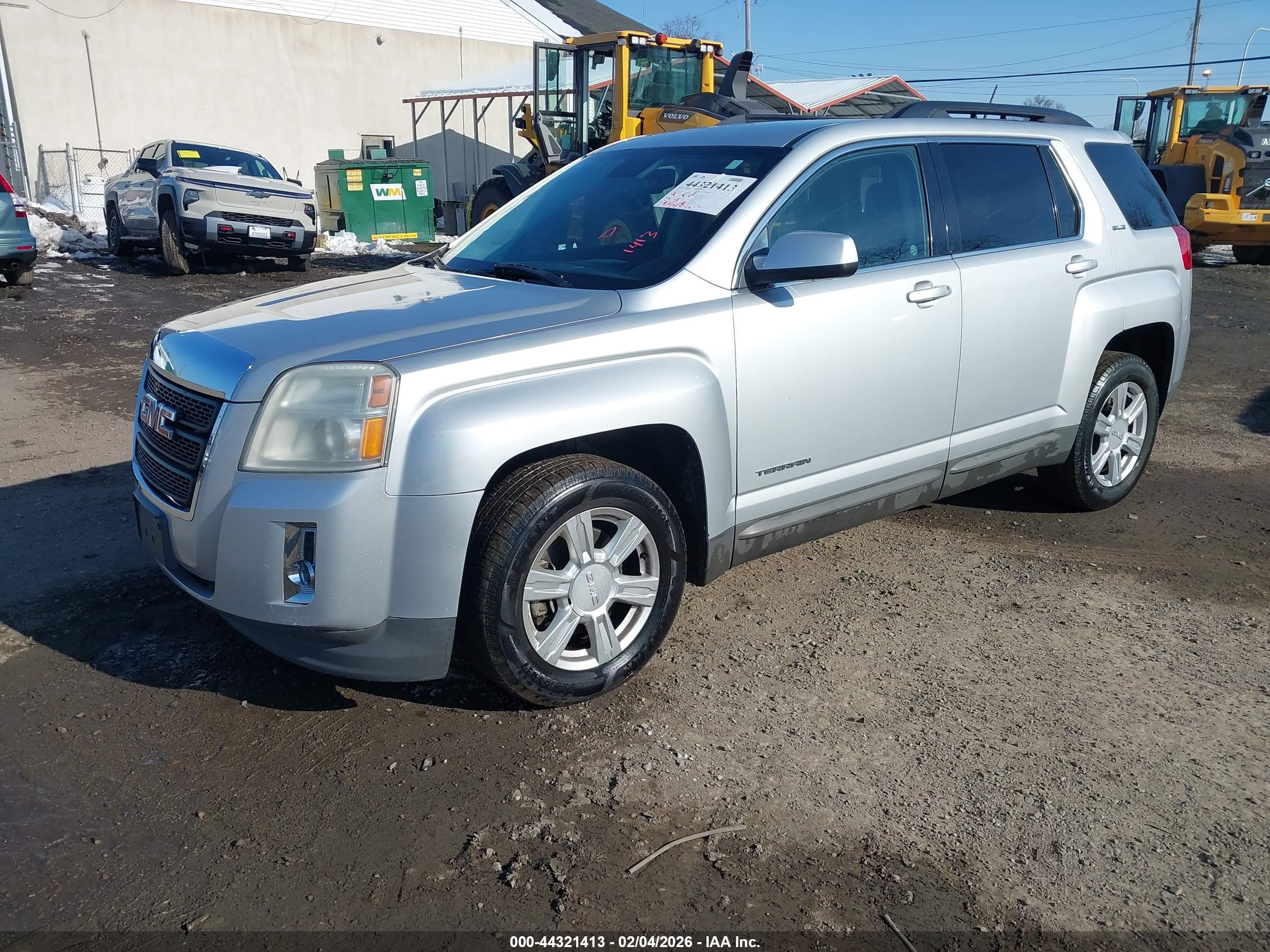 GMC TERRAIN image 2