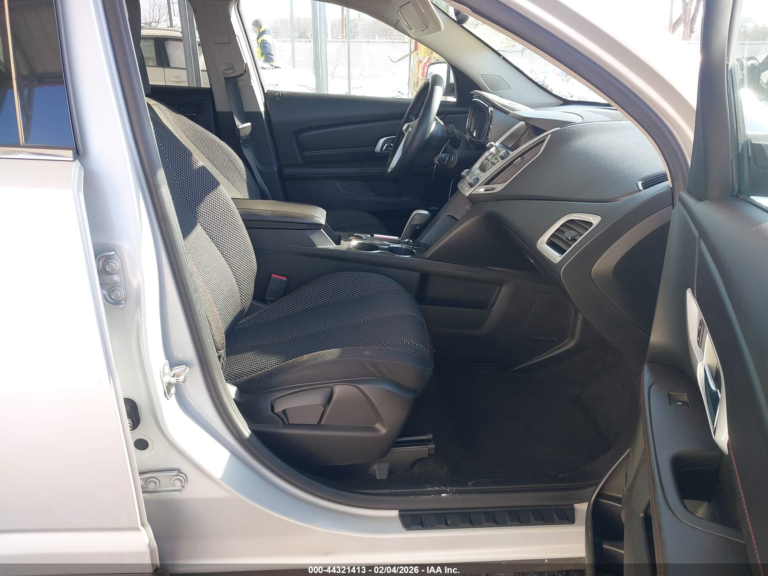 GMC TERRAIN image 5